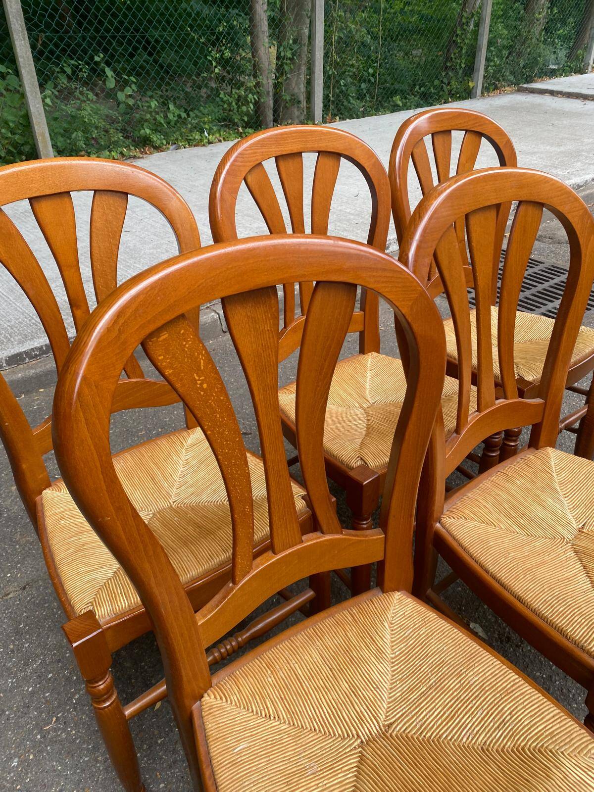 6 country-style chairs in solid cherry wood with rush seats from the 1990s.