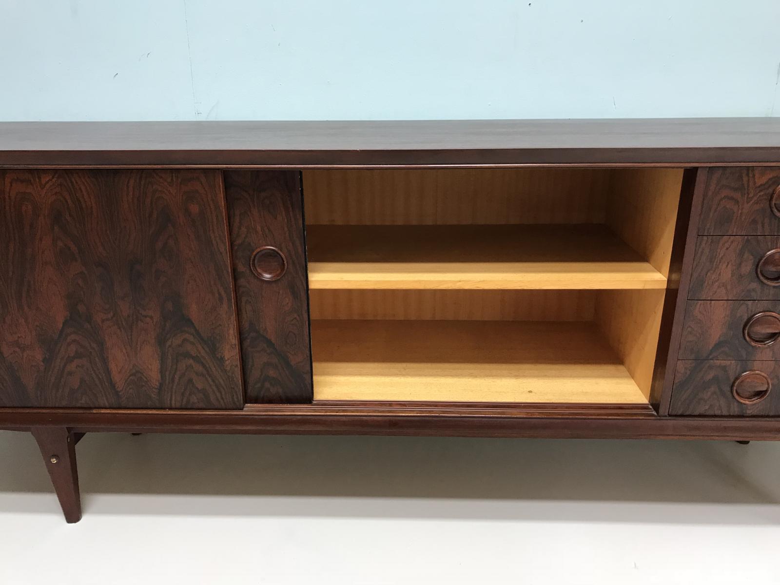 Row s Fristho country down 1960 rosewood