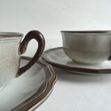 2 salins tea cups