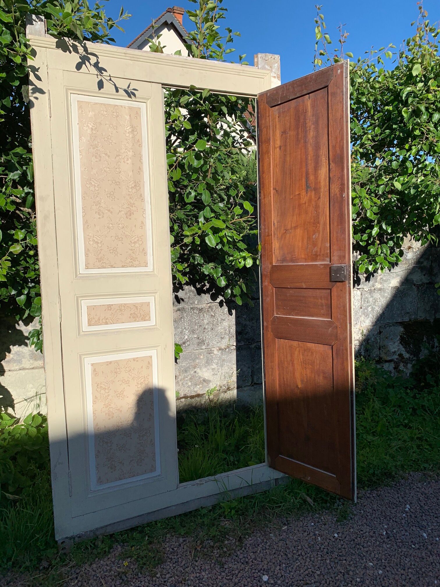 Double closet door