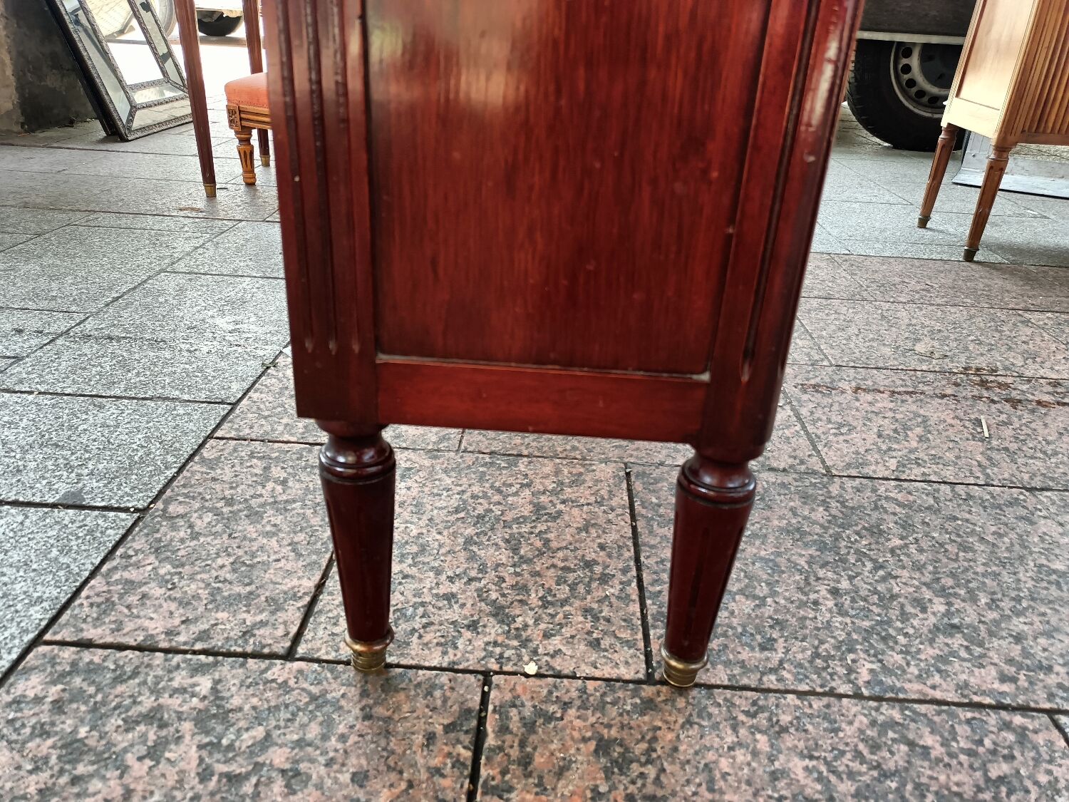 Bookcase forming showcase styleLouis XVI marble top