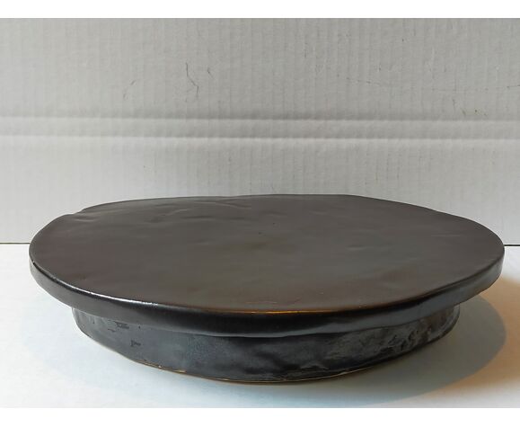 Potter's trivia with vintage matte black enamel 70s