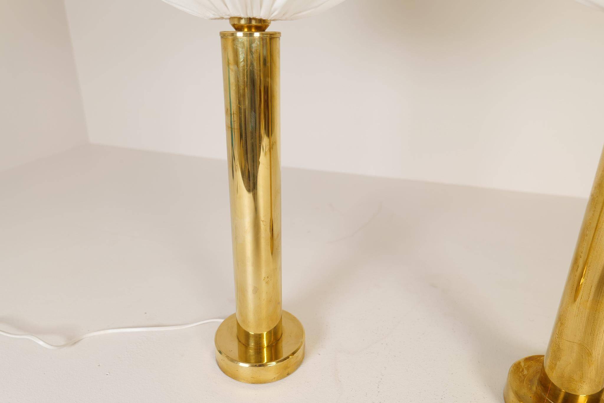 Pair of mid-century brass table lamps by Kosta Elarmatur, Sweden, 1960s.