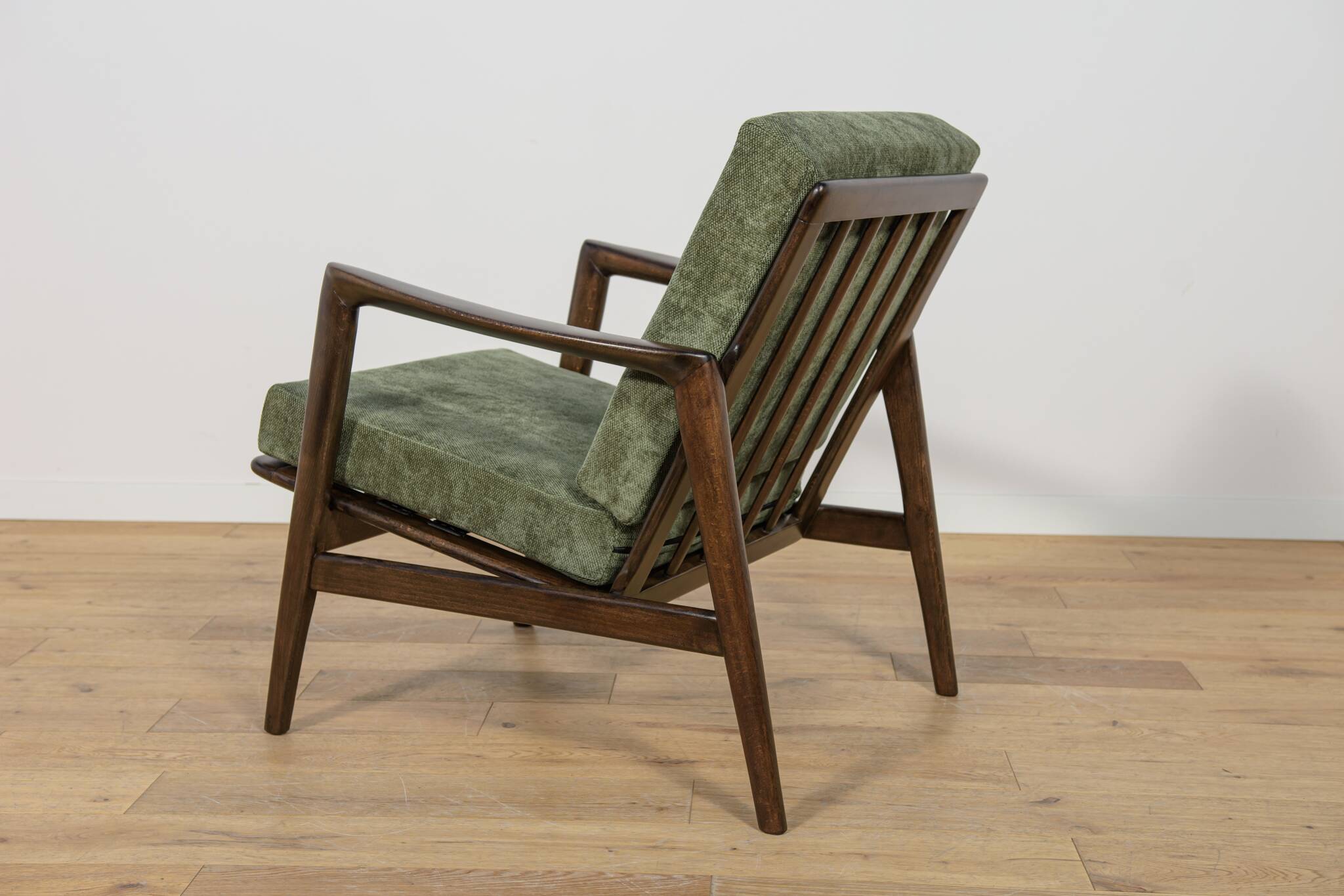 Model 300-139 Armchair from Swarzędz Furniture Factory, 1960s