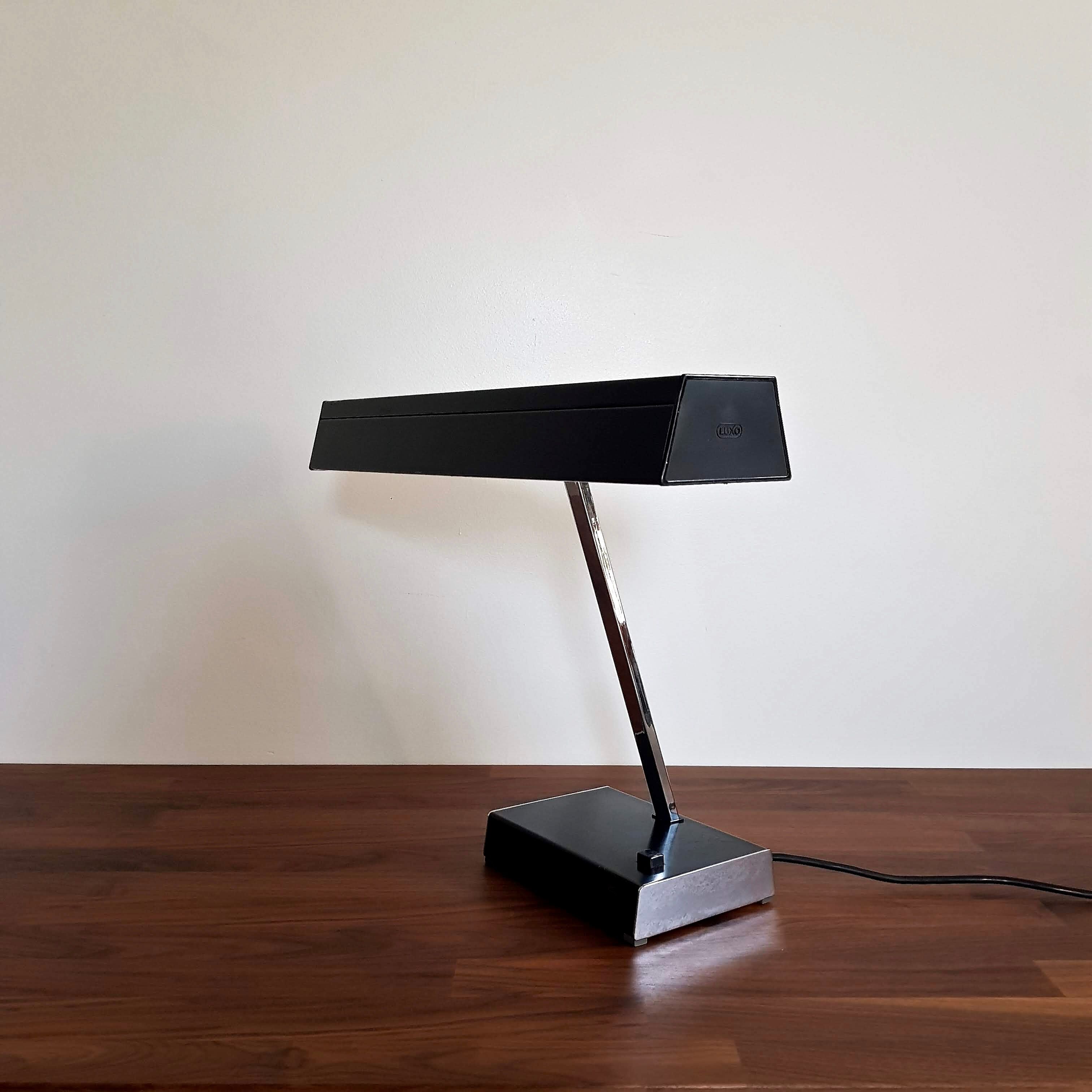 Large Scandinavian desk lamp designer Jac Jacobsen editor Luxo in black and chrome lacquered metal