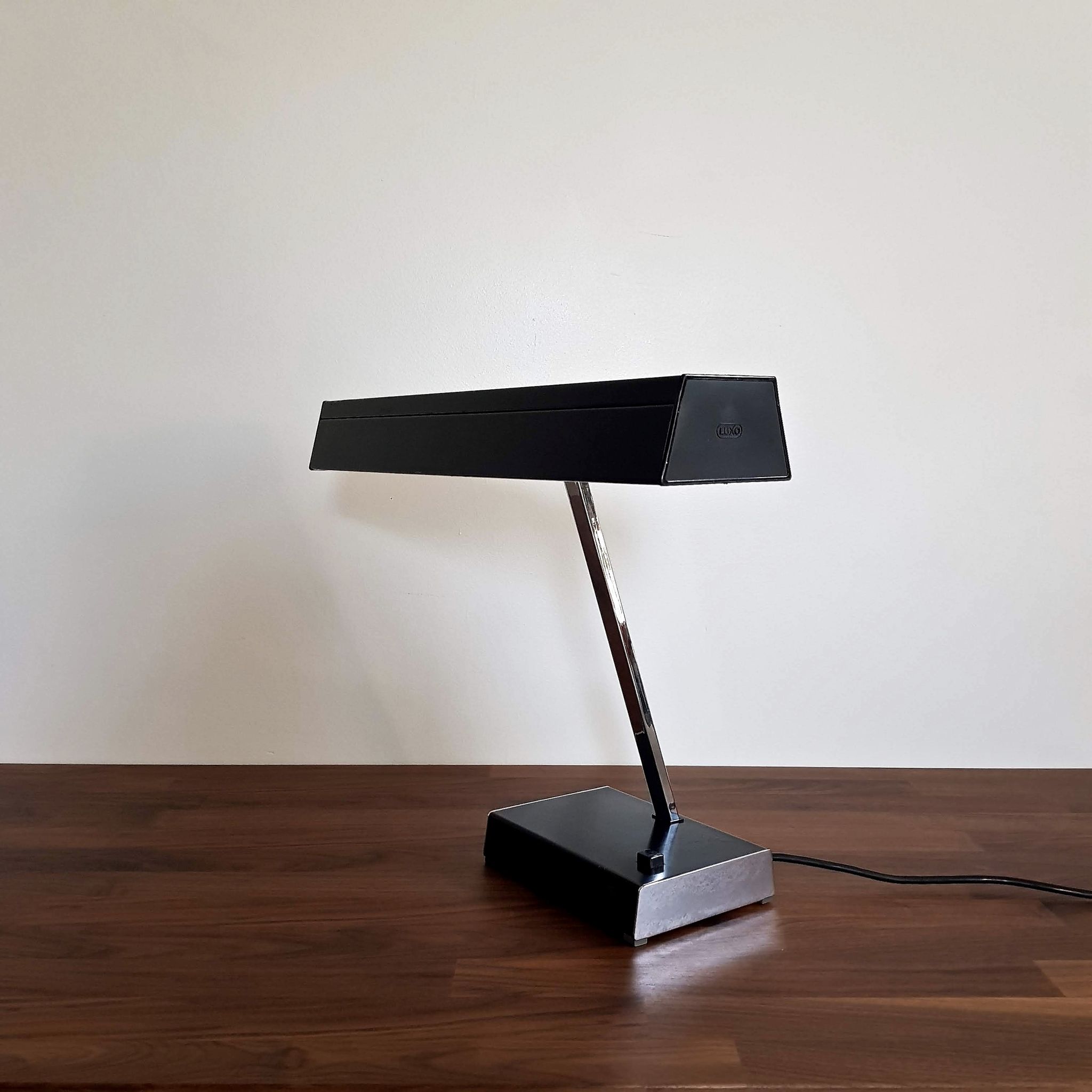 Large Scandinavian desk lamp designer Jac Jacobsen editor Luxo in black and chrome lacquered metal