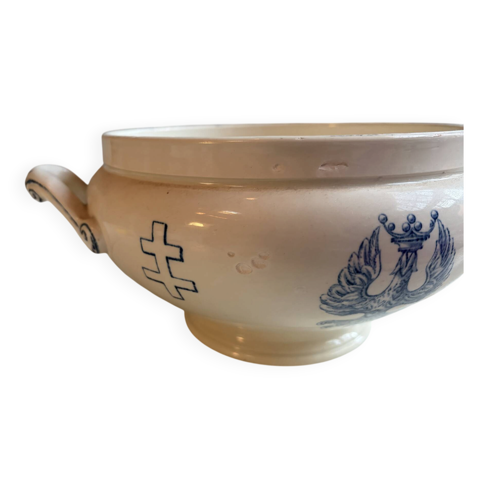 Ceramic basin