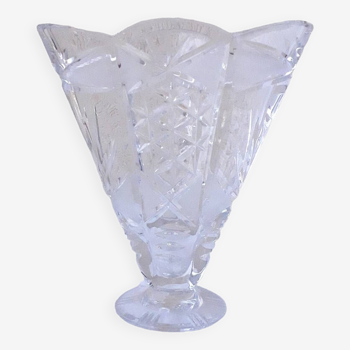 Vase en cristal taillé