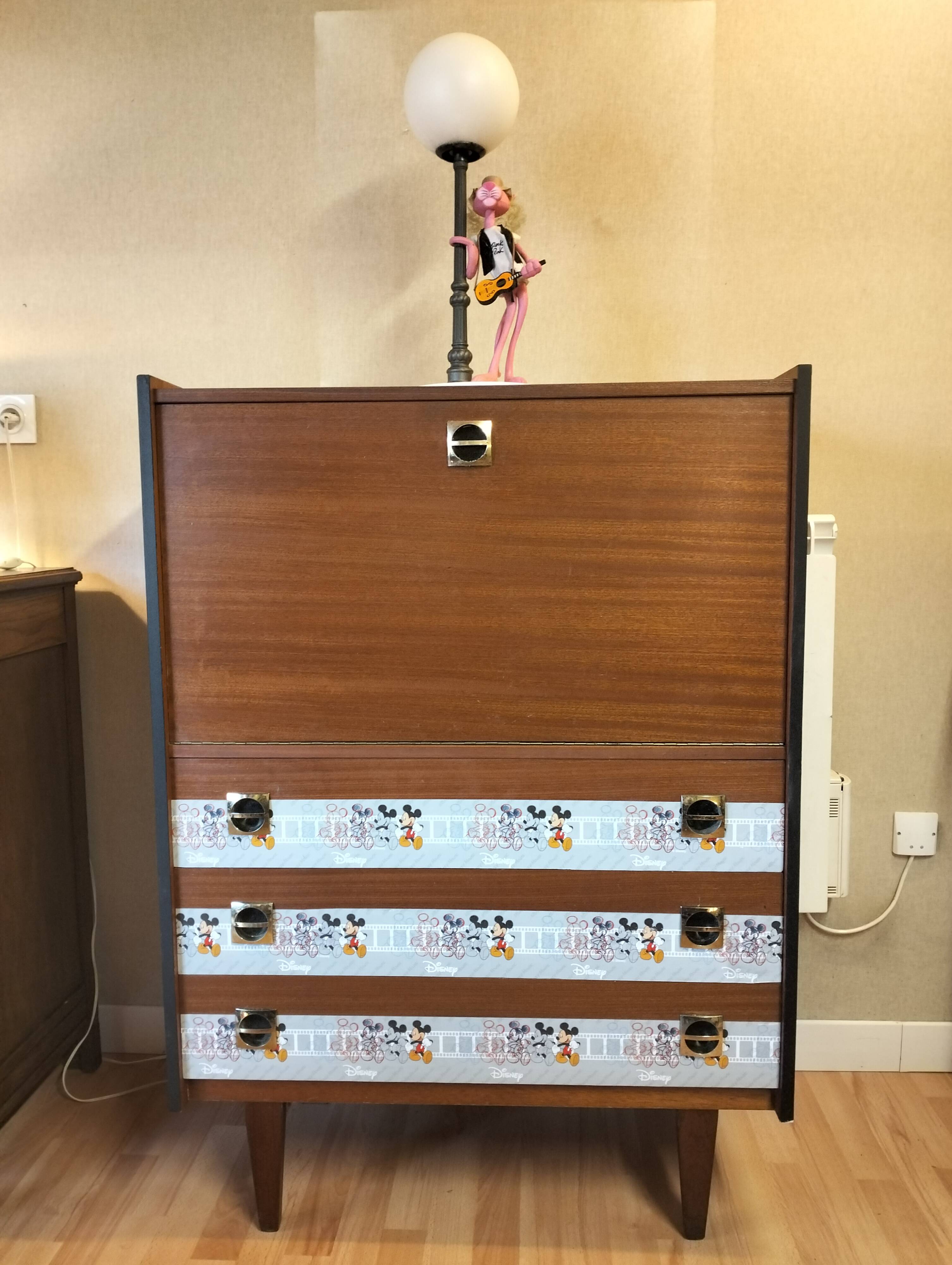 Secretary from the 1980s. "Walt Disney decor"