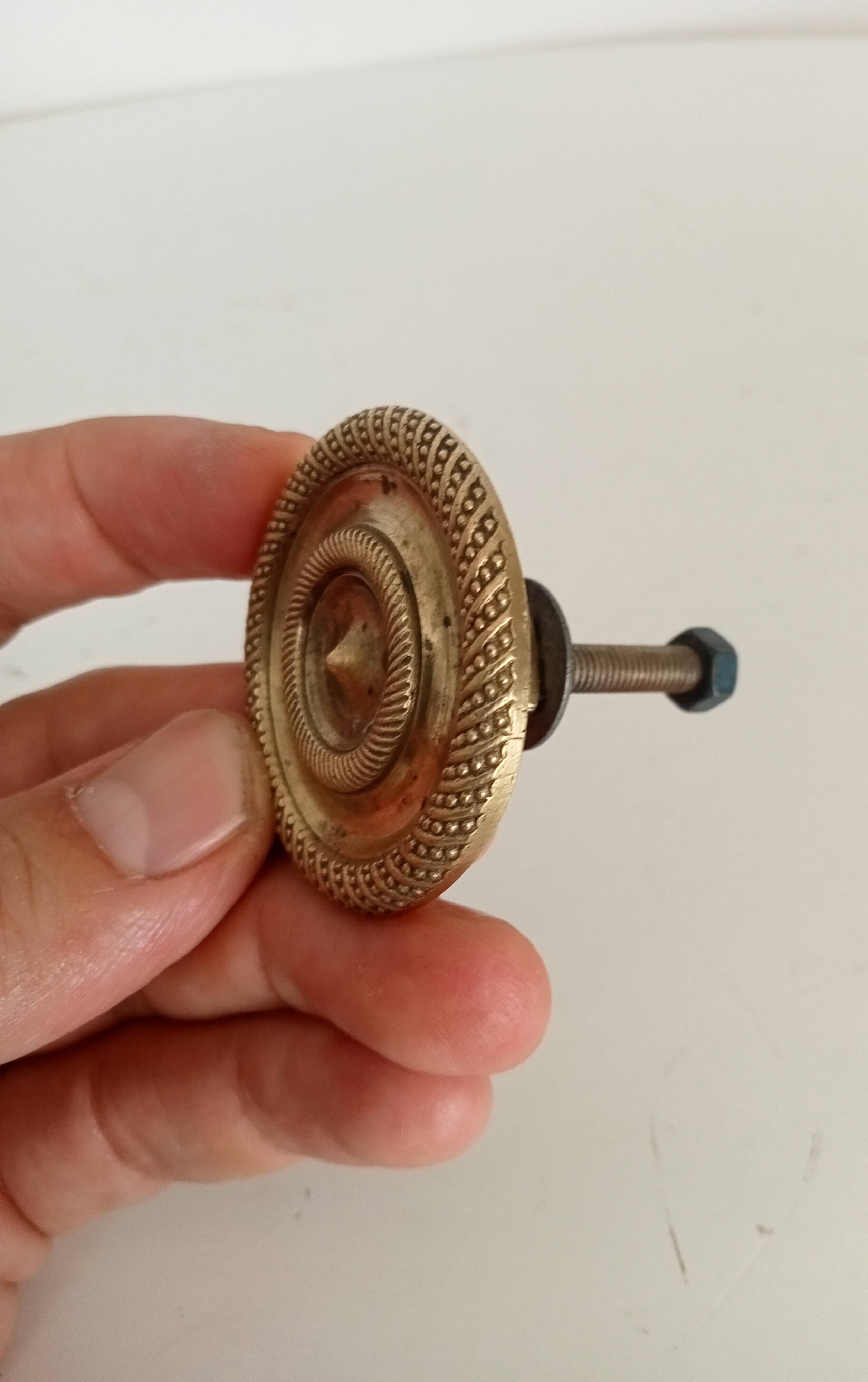 Bouton de meubles Empire en bronze XIXeme