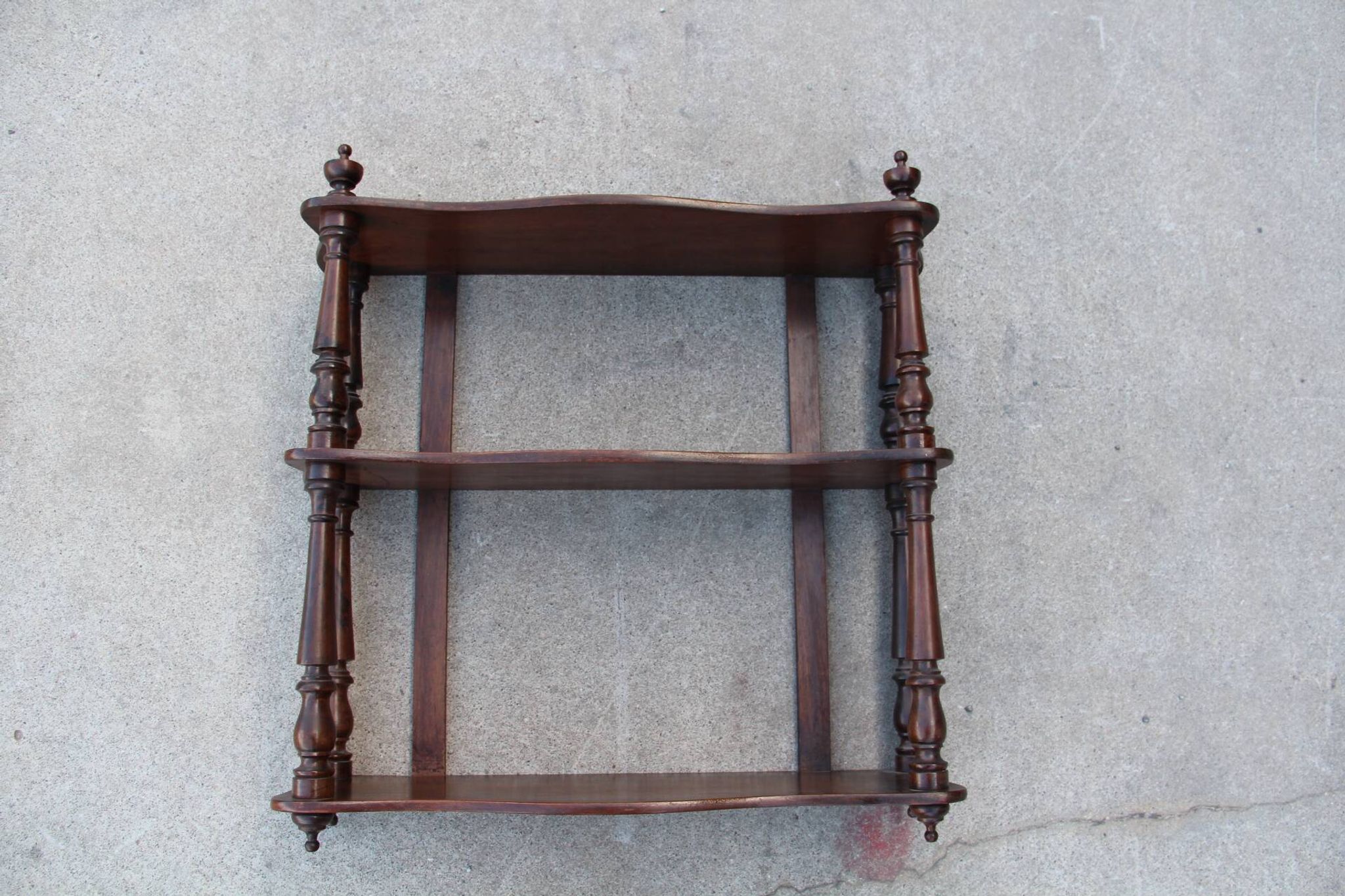 Small wall shelf with 3 levels