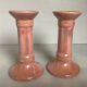 Paire de bougeoirs roses nacrés irisés, années 70