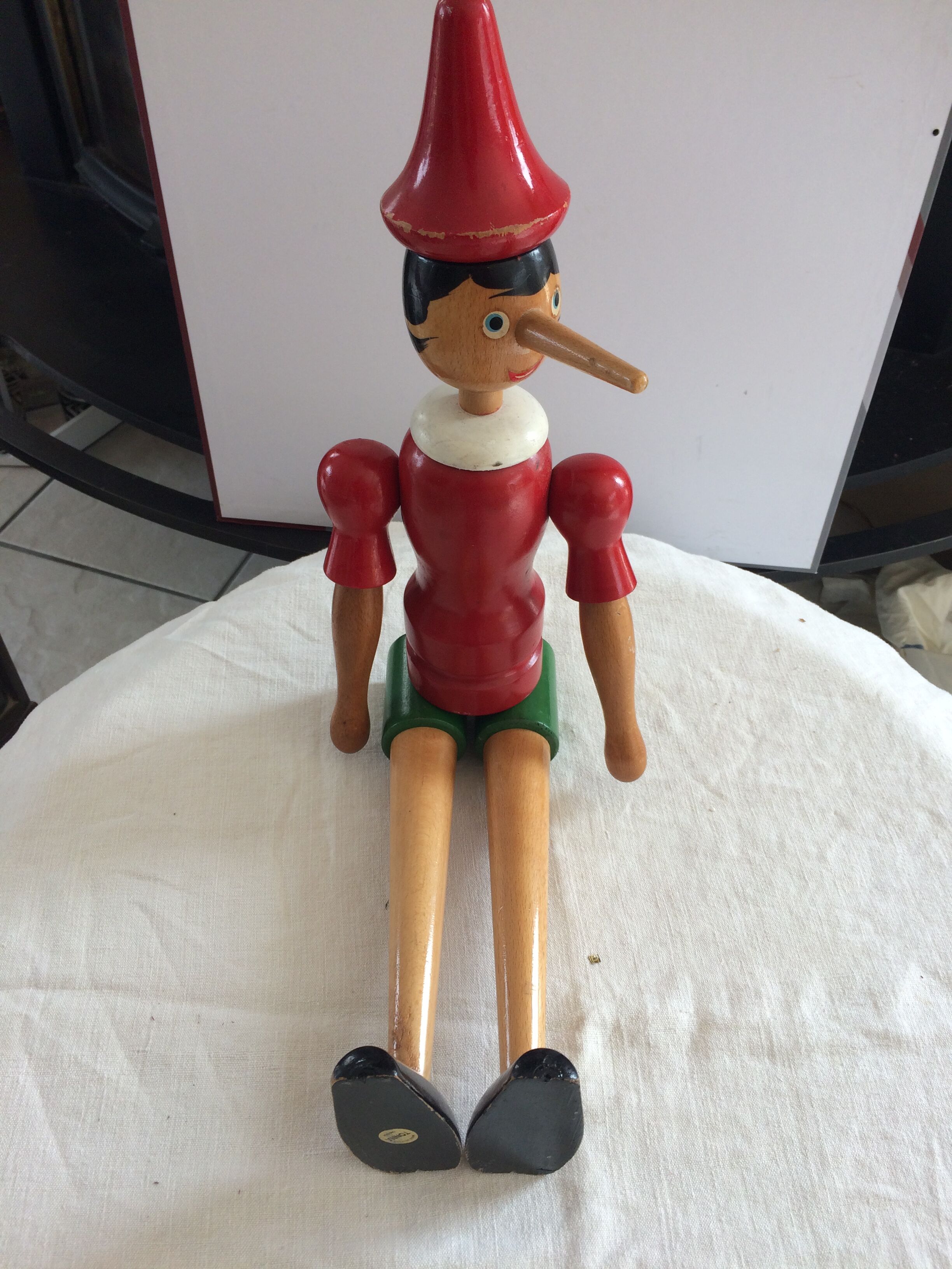 Pinocchio large red and green wooden articulated