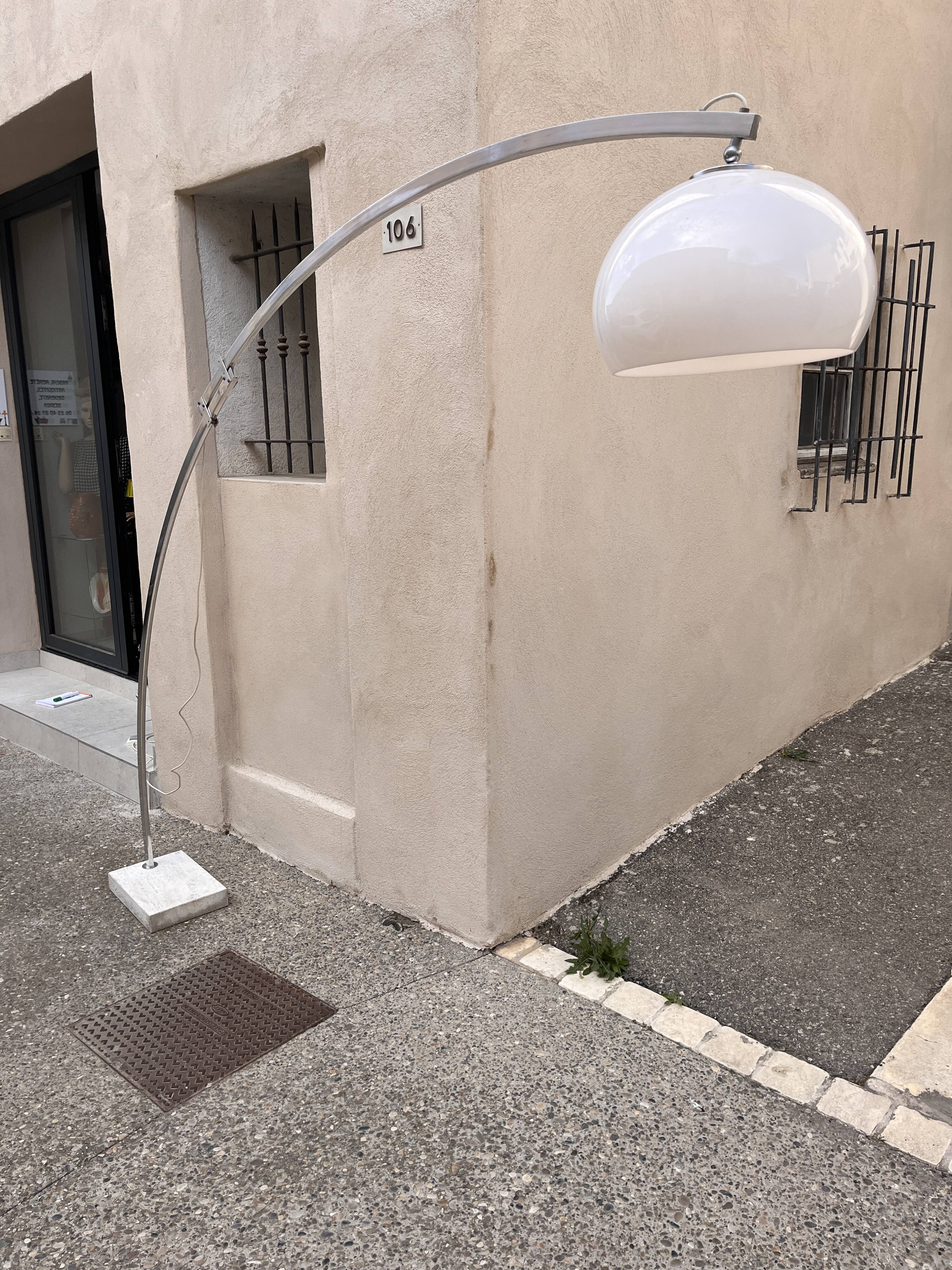 arc floor lamp 1970s design
