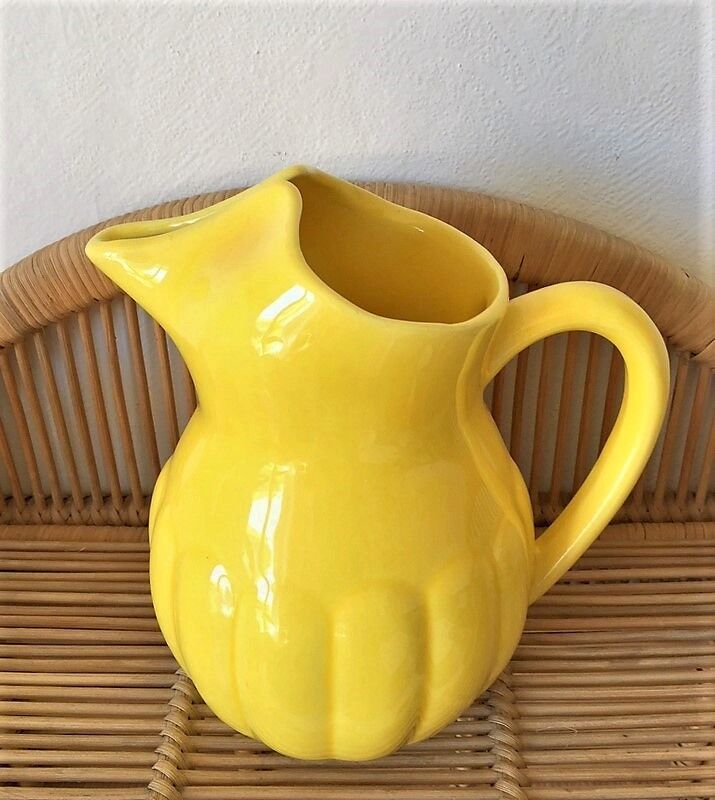Old pitcher St Clement yellow