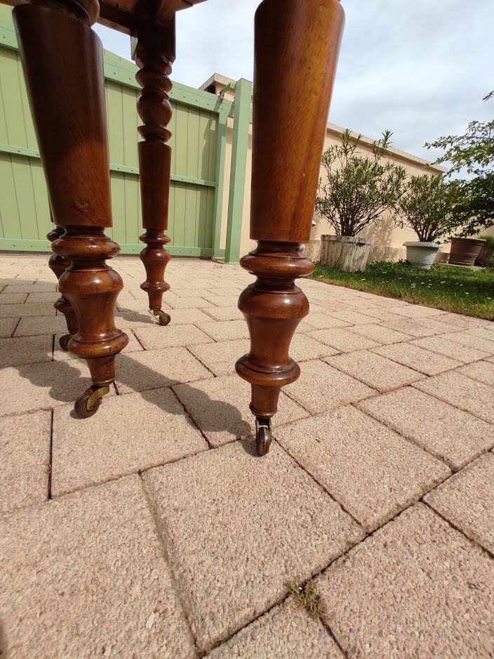 Louis philippe table