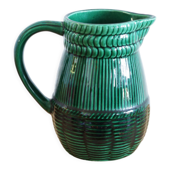 Green pitcher in earthenware St Clement