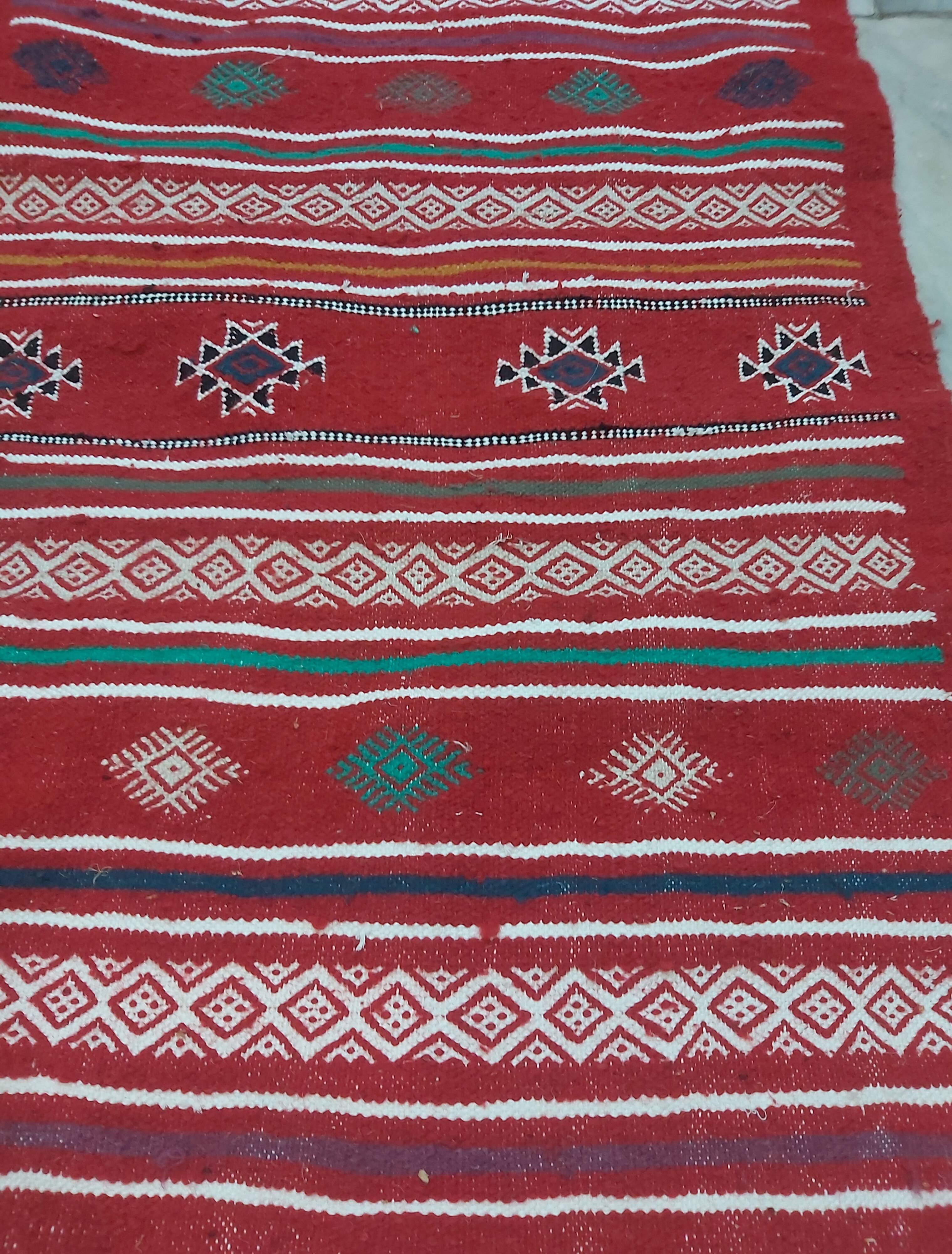 Traditional handmade red carpet 63x95ccm