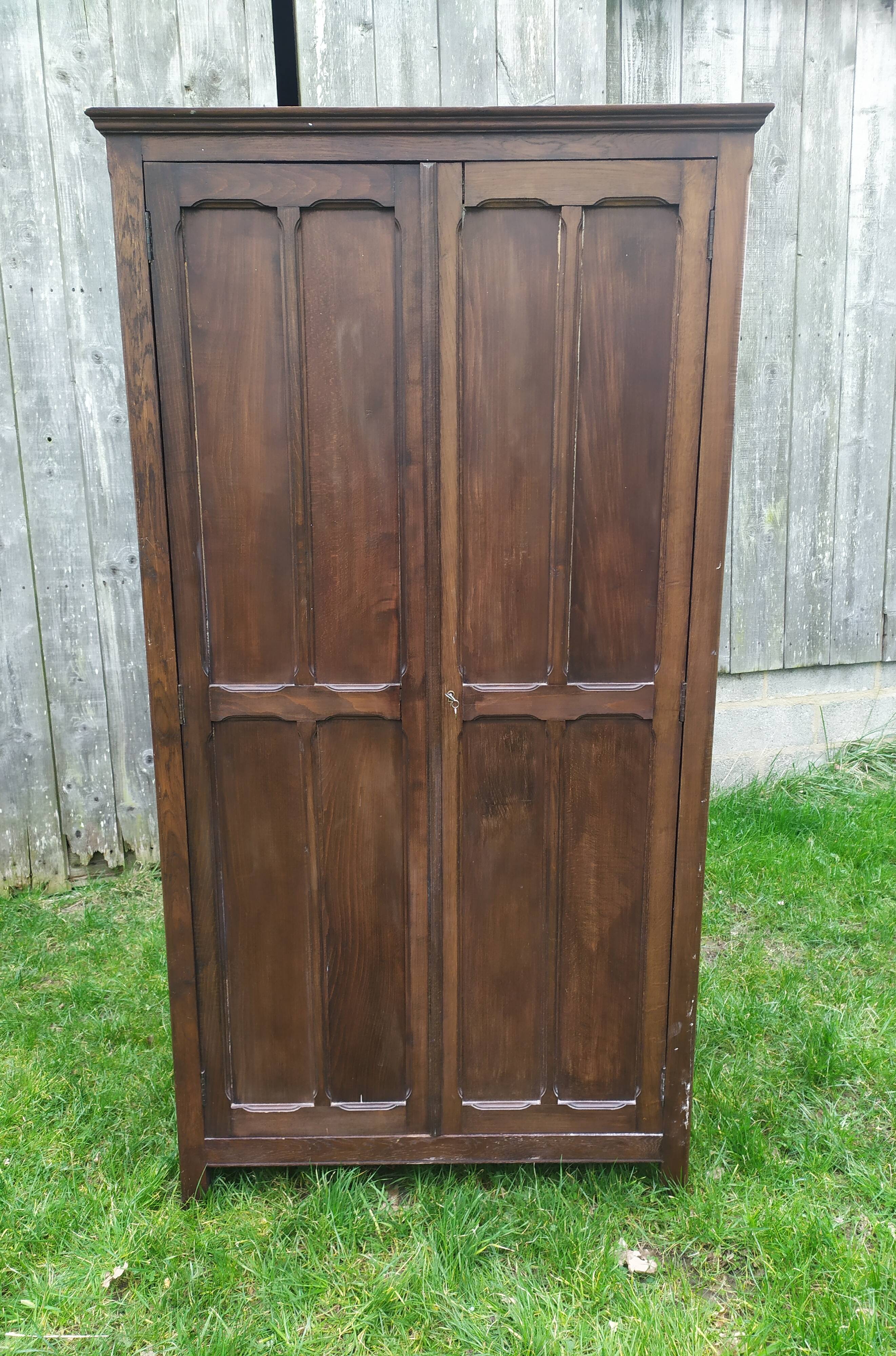Armoire parisienne