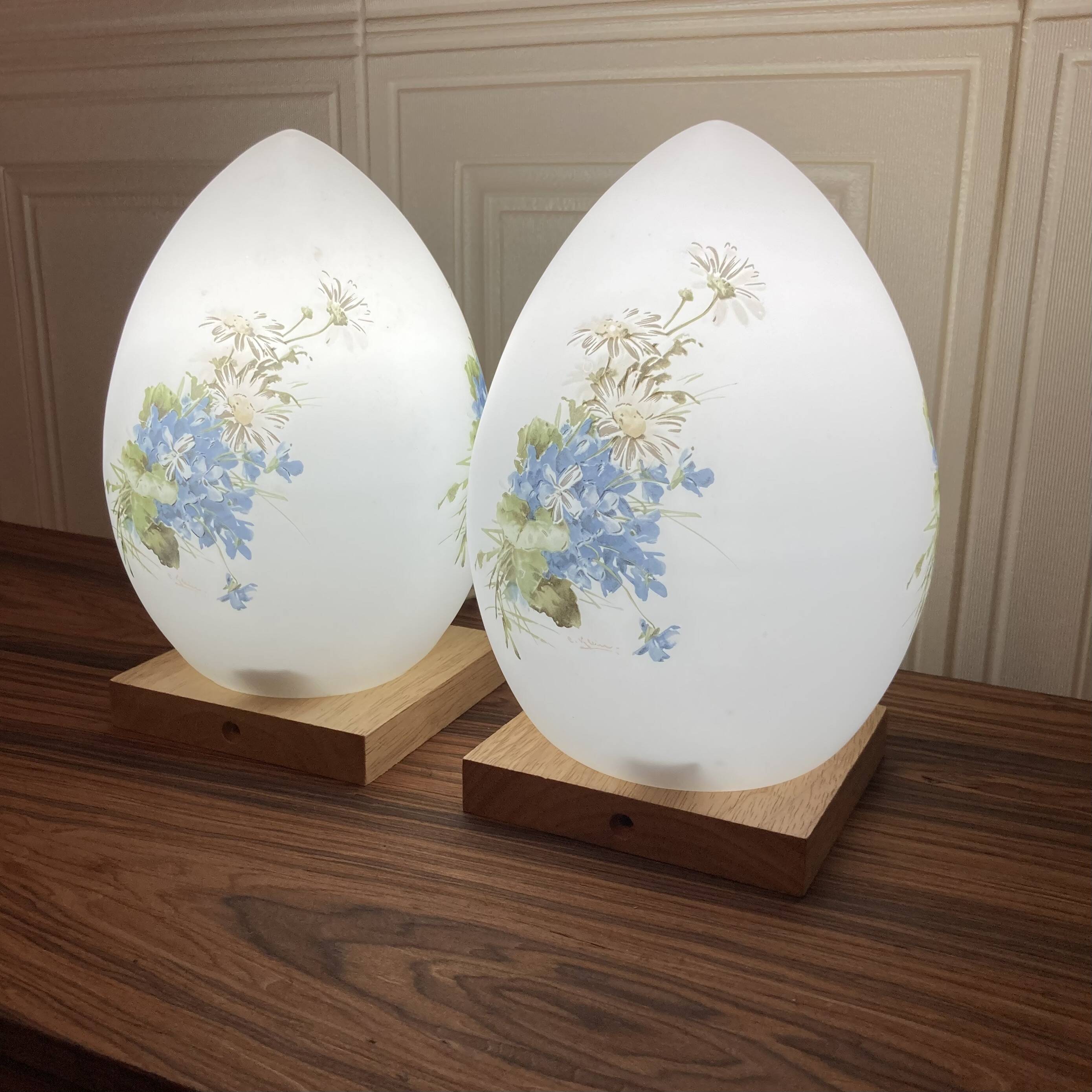 Paire de lampes opaline design 1950.