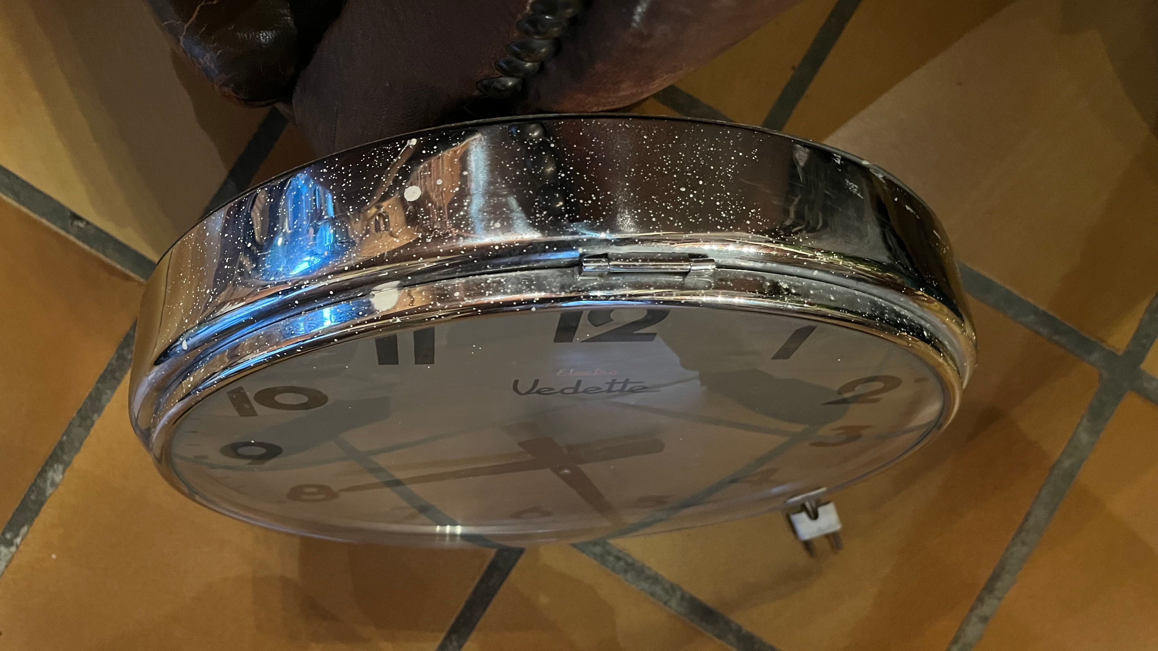 Electro workshop clock Featured 50s/60s