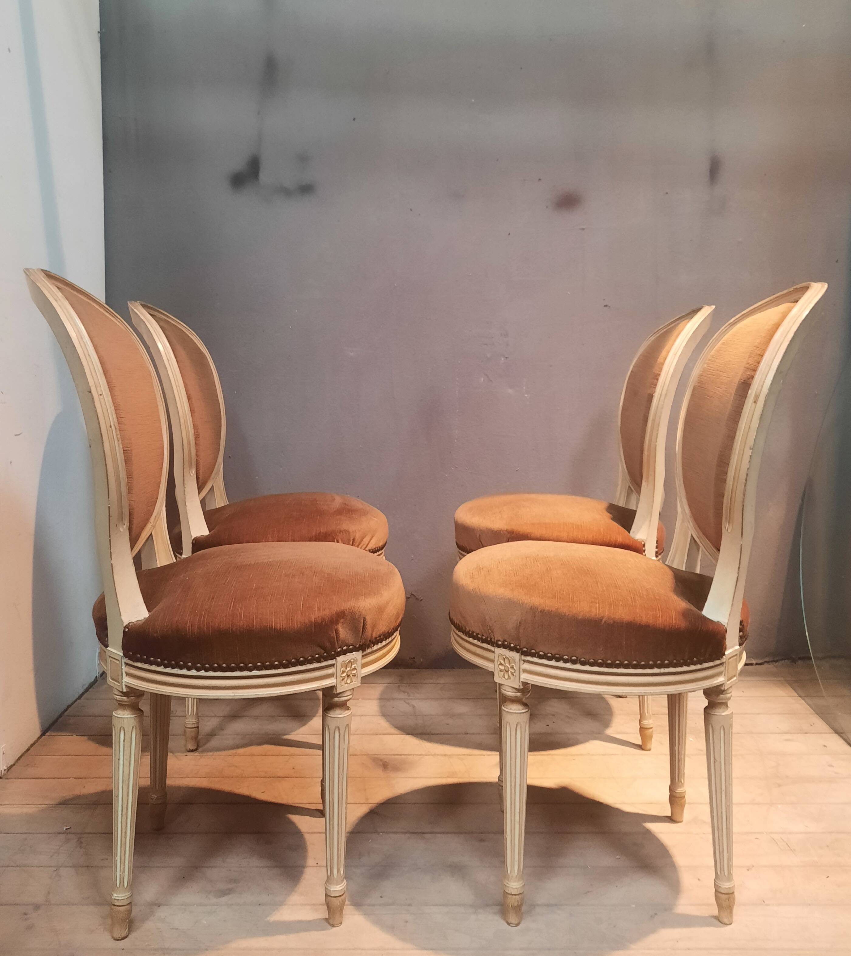 Set of 4 Louis XVI style medallion chairs