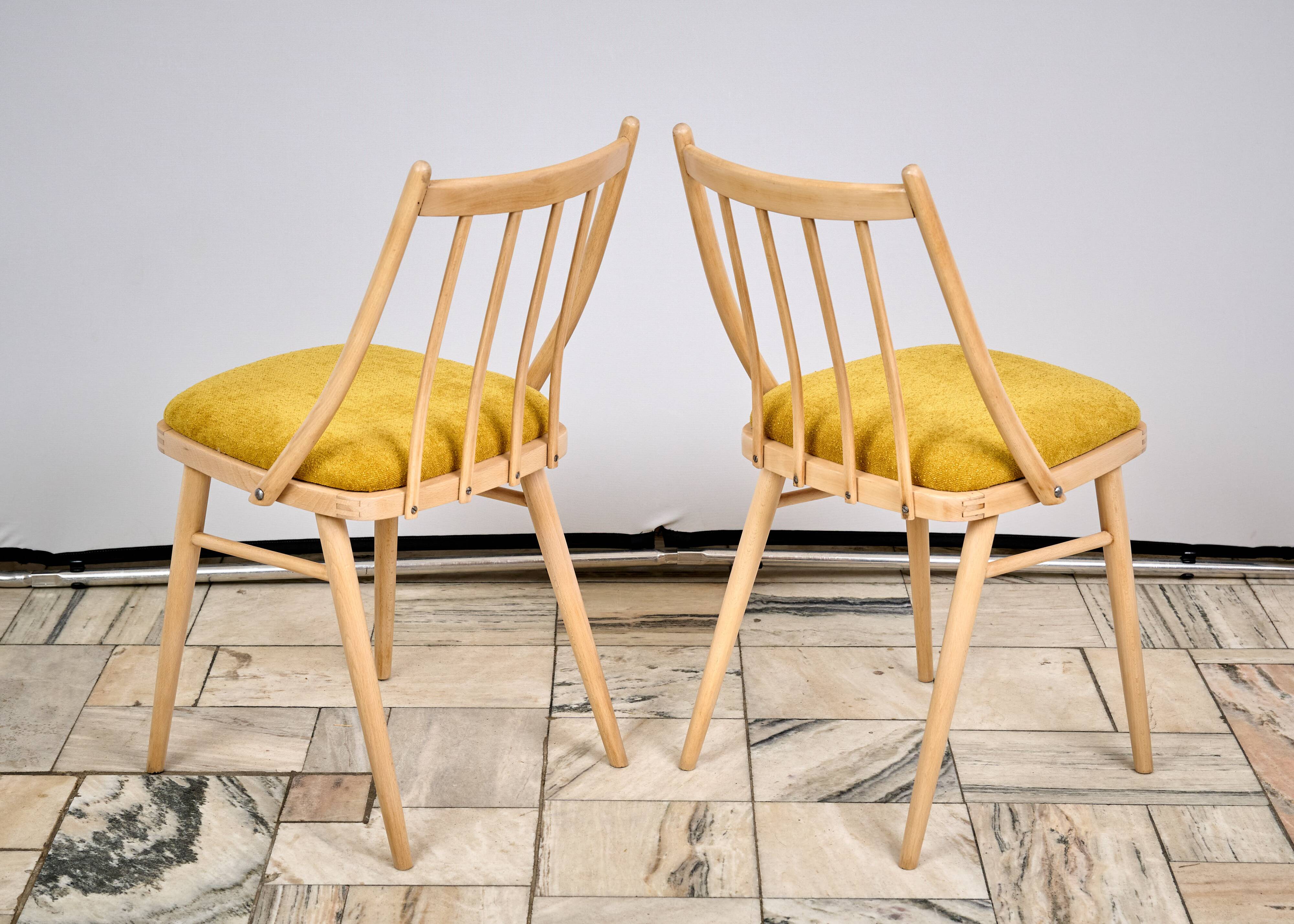 Ensemble de deux chaises vintage, Tchécoslovaquie, années 1960.