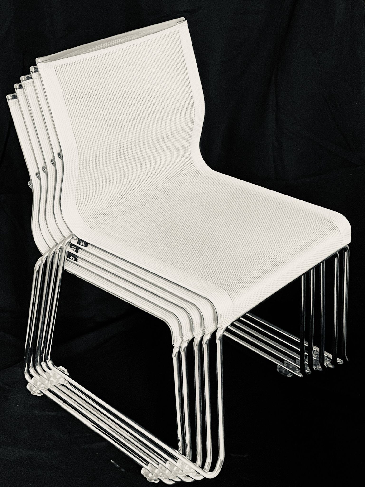 Lot de 5 Chaises de réunion empilables « Stick chair » ICF - piétement luge - tissu résille blanc
