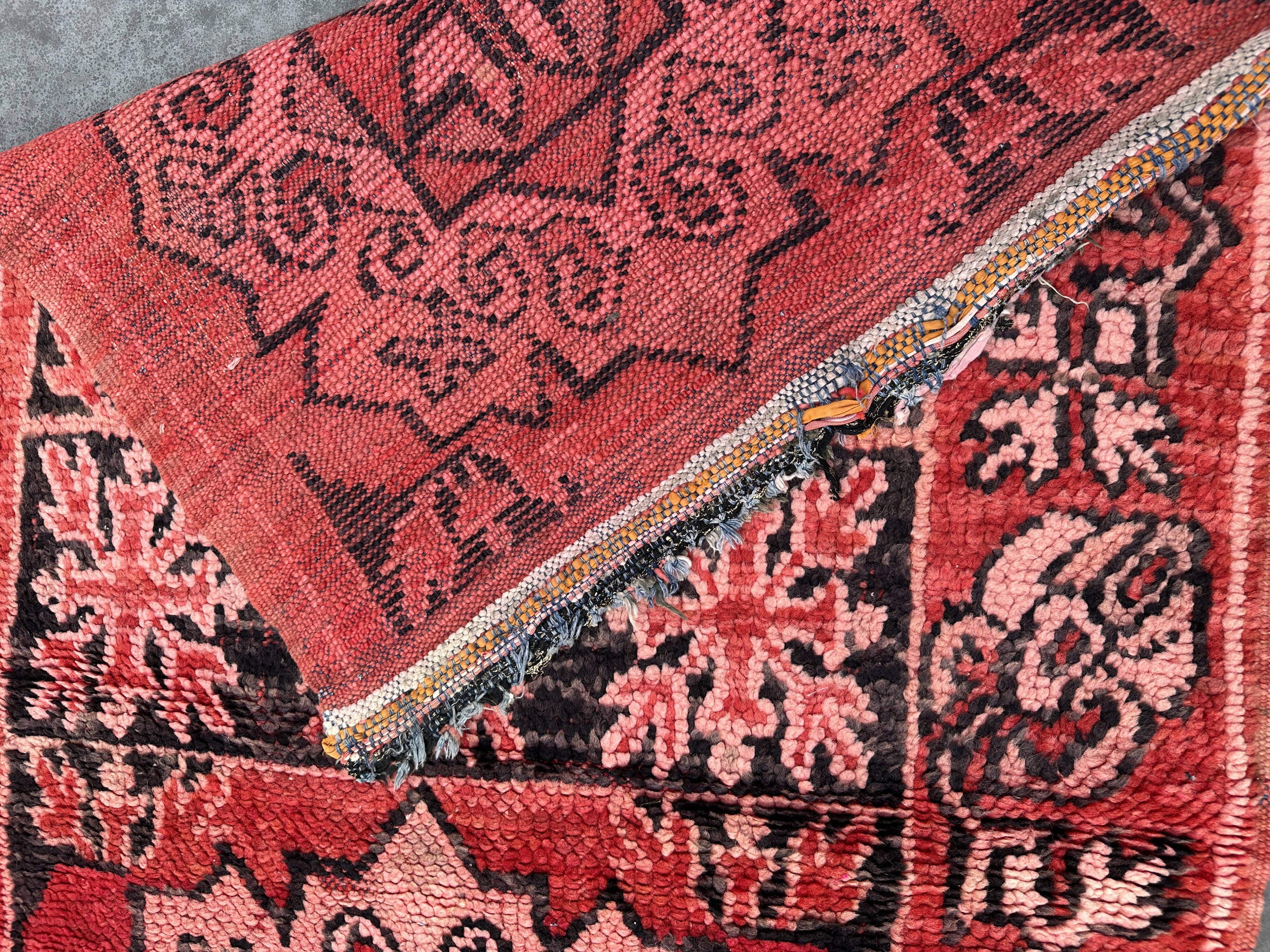 Moroccan carpet boujad red - 85 x 200 cm