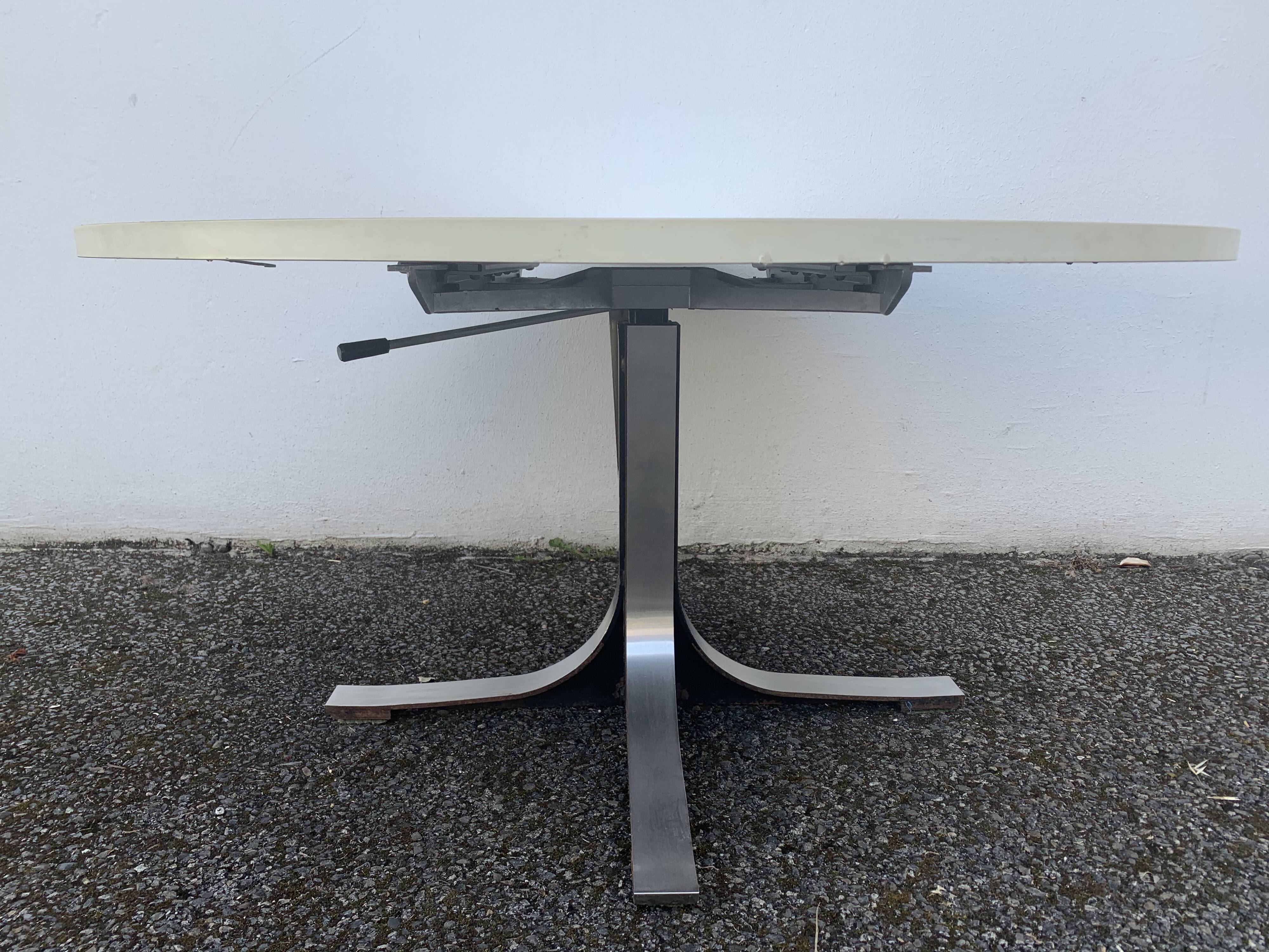 Tecno Osvaldo Borsani table 1970