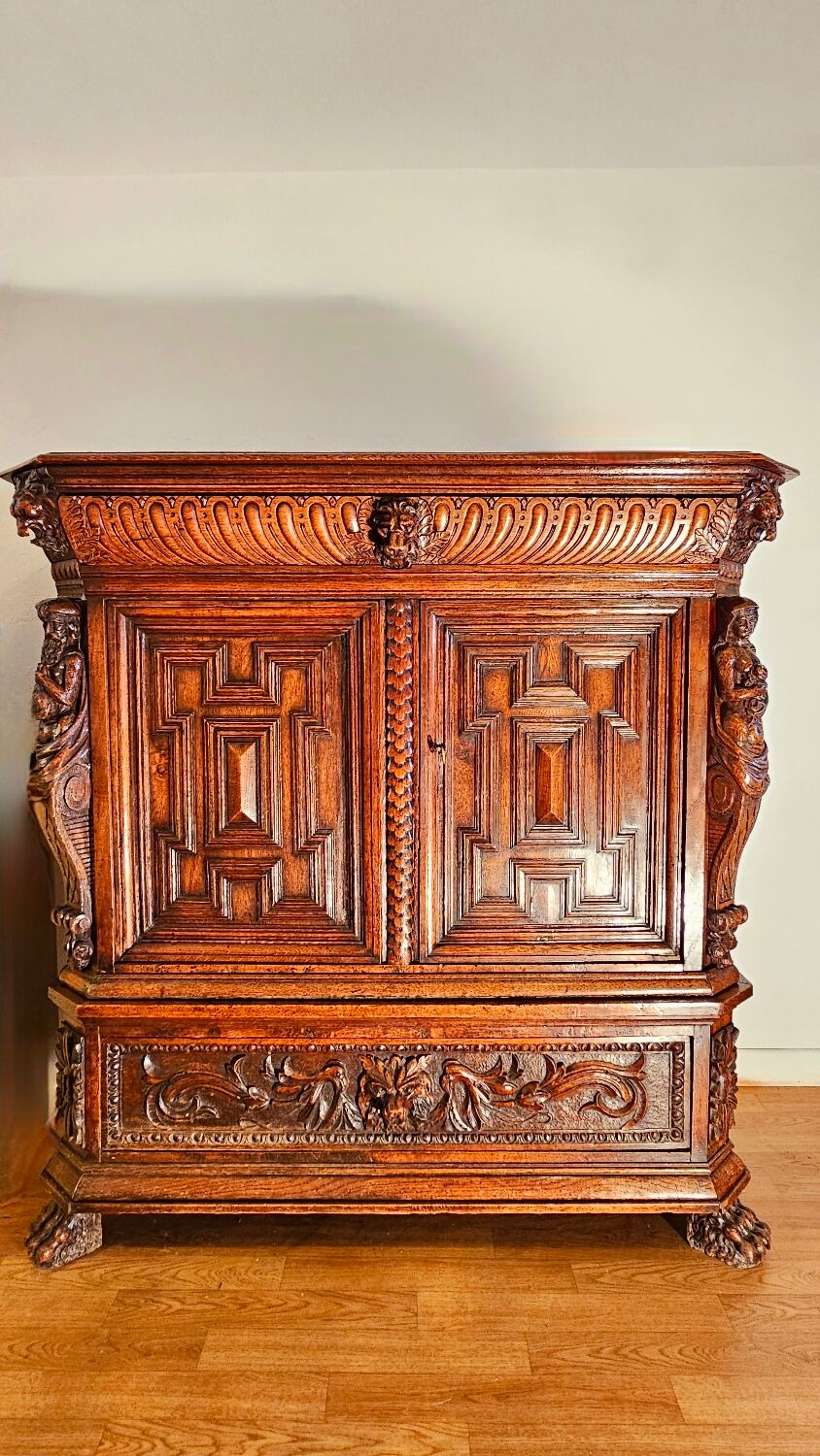 Commode style Neo Renaissance de XIX siècle