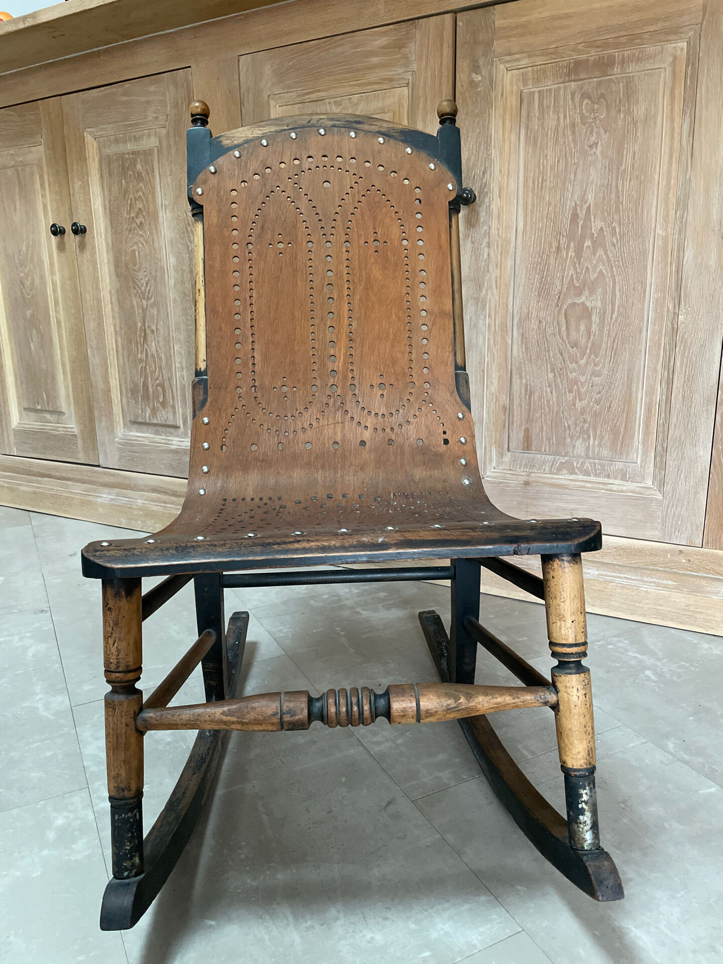 Victorian bent plywood rocking chair – Gardiner’s patents 1872 / 1873