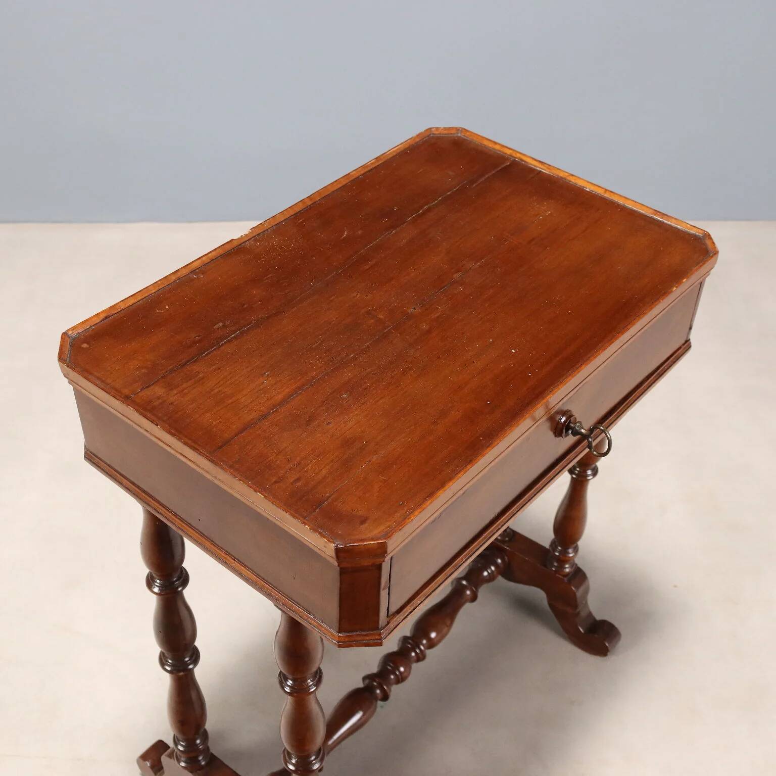 Antique sewing table in walnut with drawer, Italy, late 19th century.