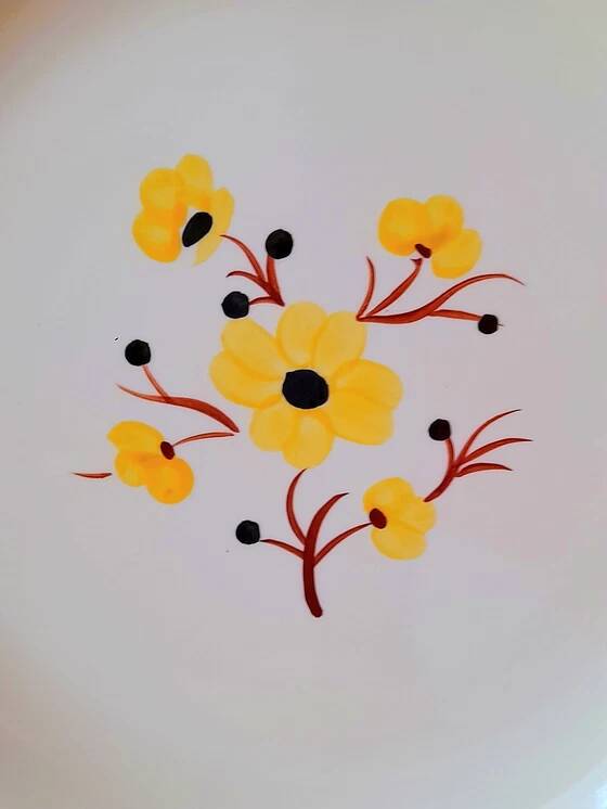 Earthenware dish from Salins, Catherine pattern, 30 cm.