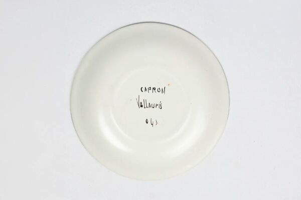 Assiette au guerrier antique — Roger Capron, Vallauris, vers 1955–1960