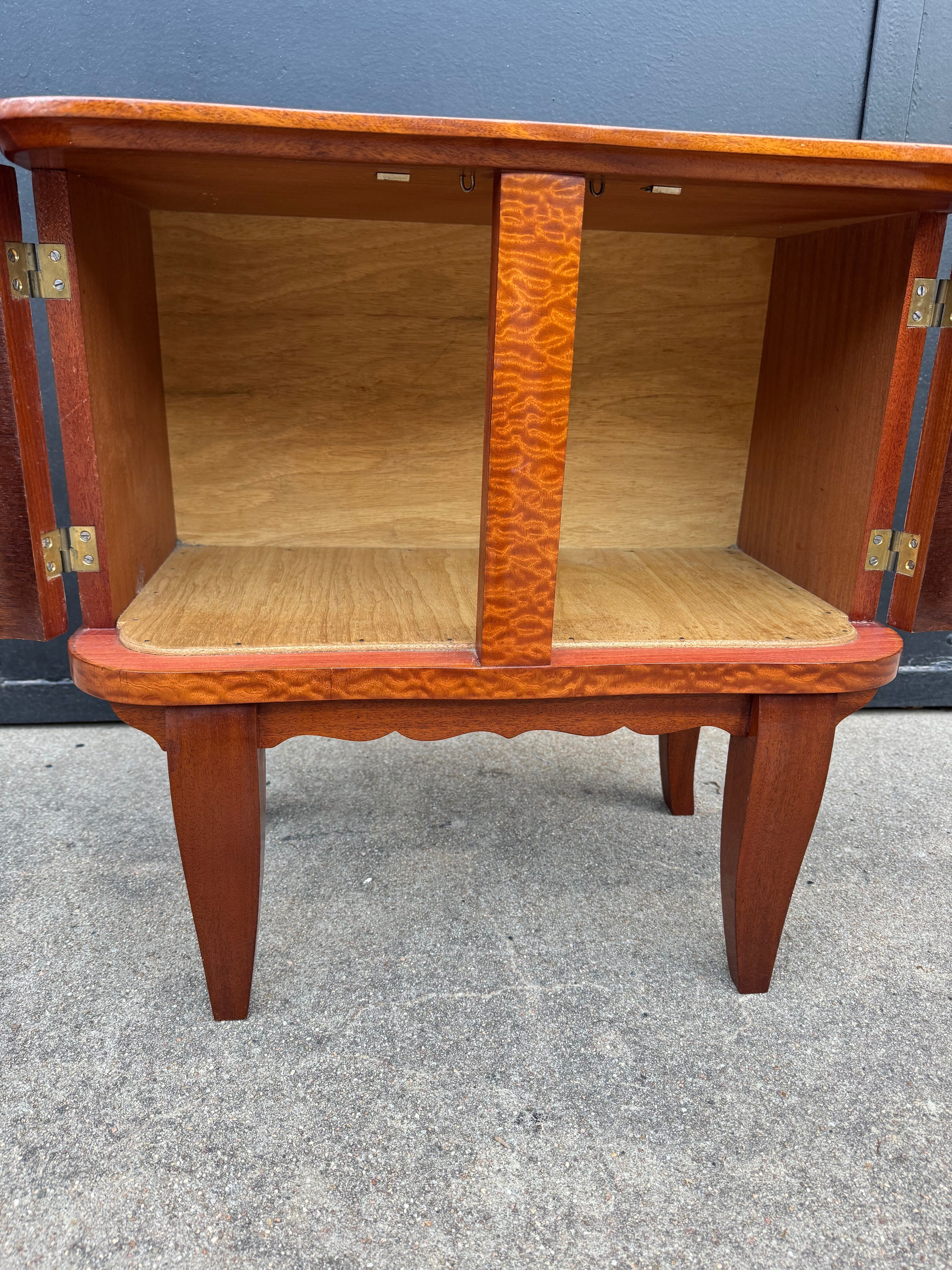 Mahogany veneered bedside table from the 1950s.
