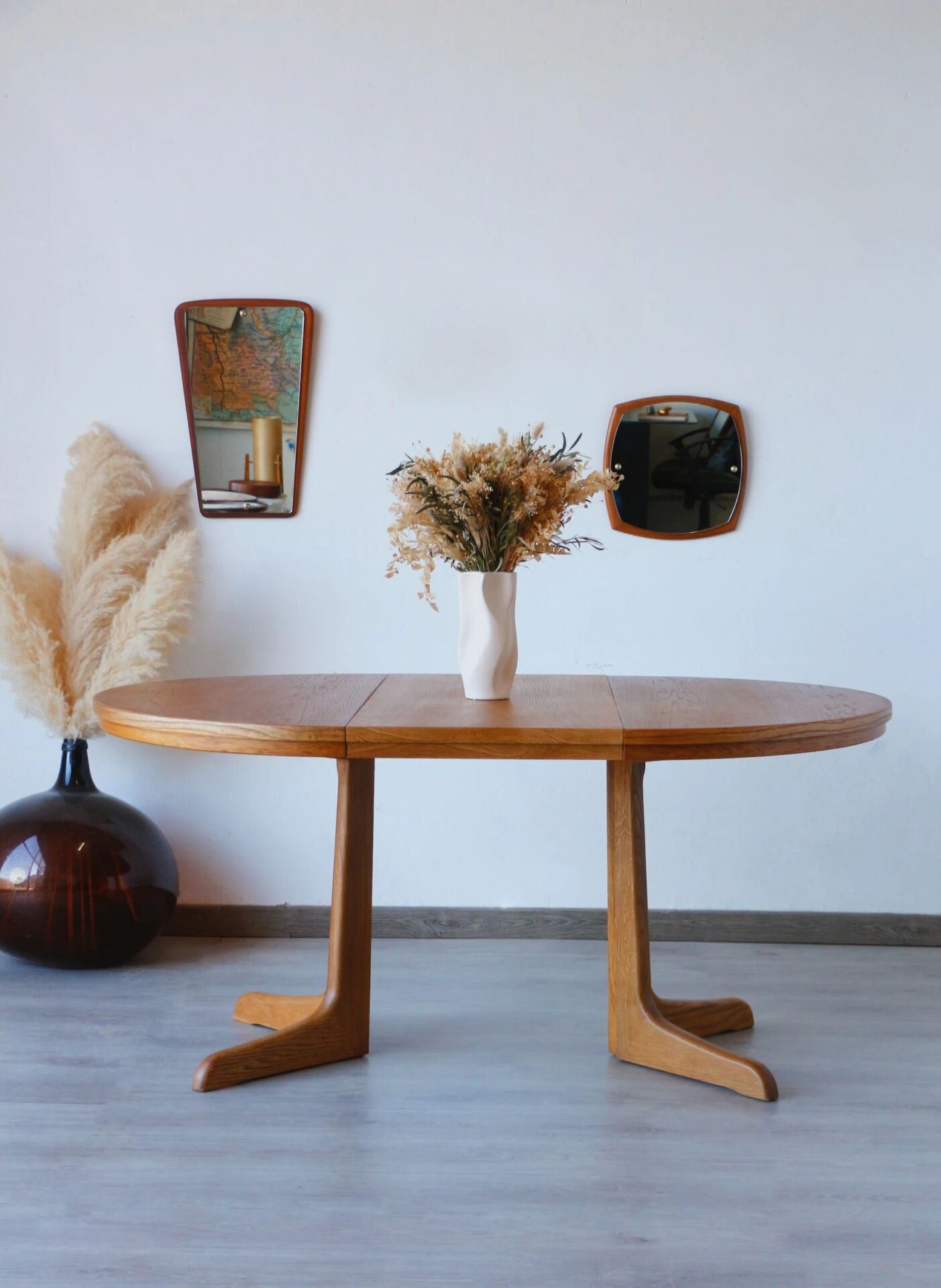 Vintage oak extendable dining table | Scandinavian design