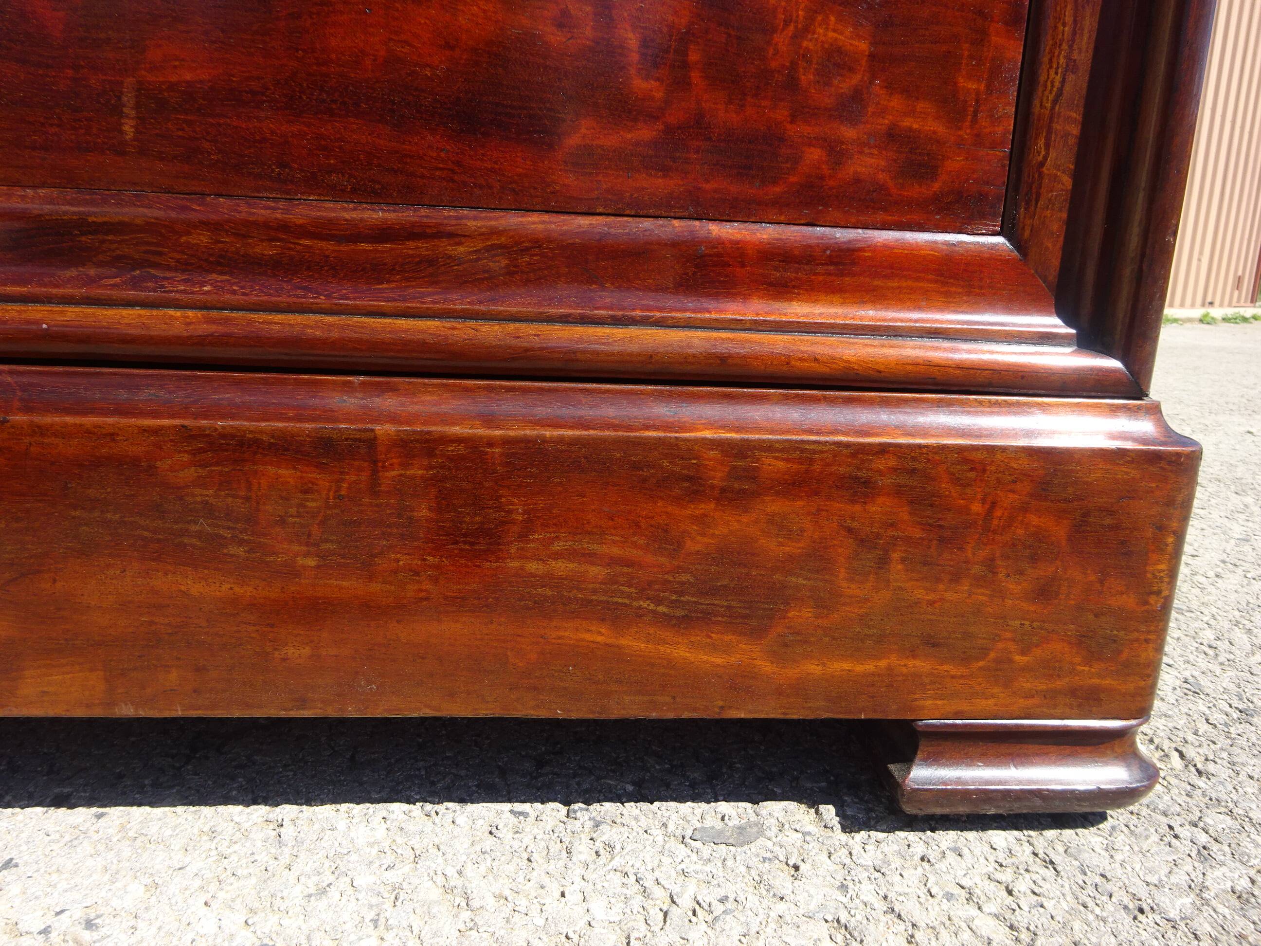 Bibliothèque époque Louis Philippe en acajou