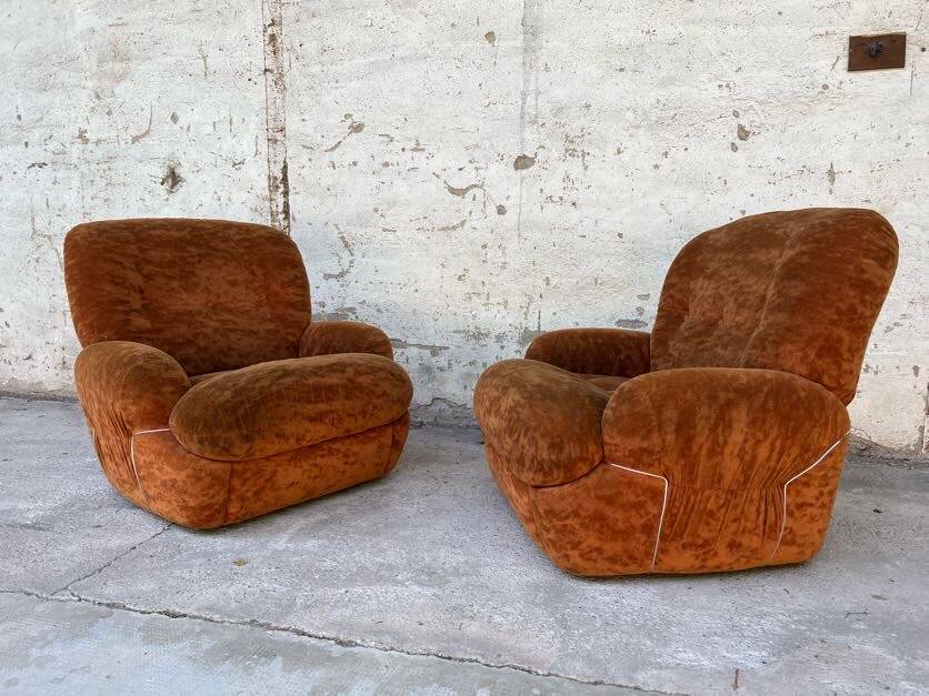 Pair of vintage velvet armchairs 1970 Italy