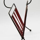 Scoubidou magazine holder