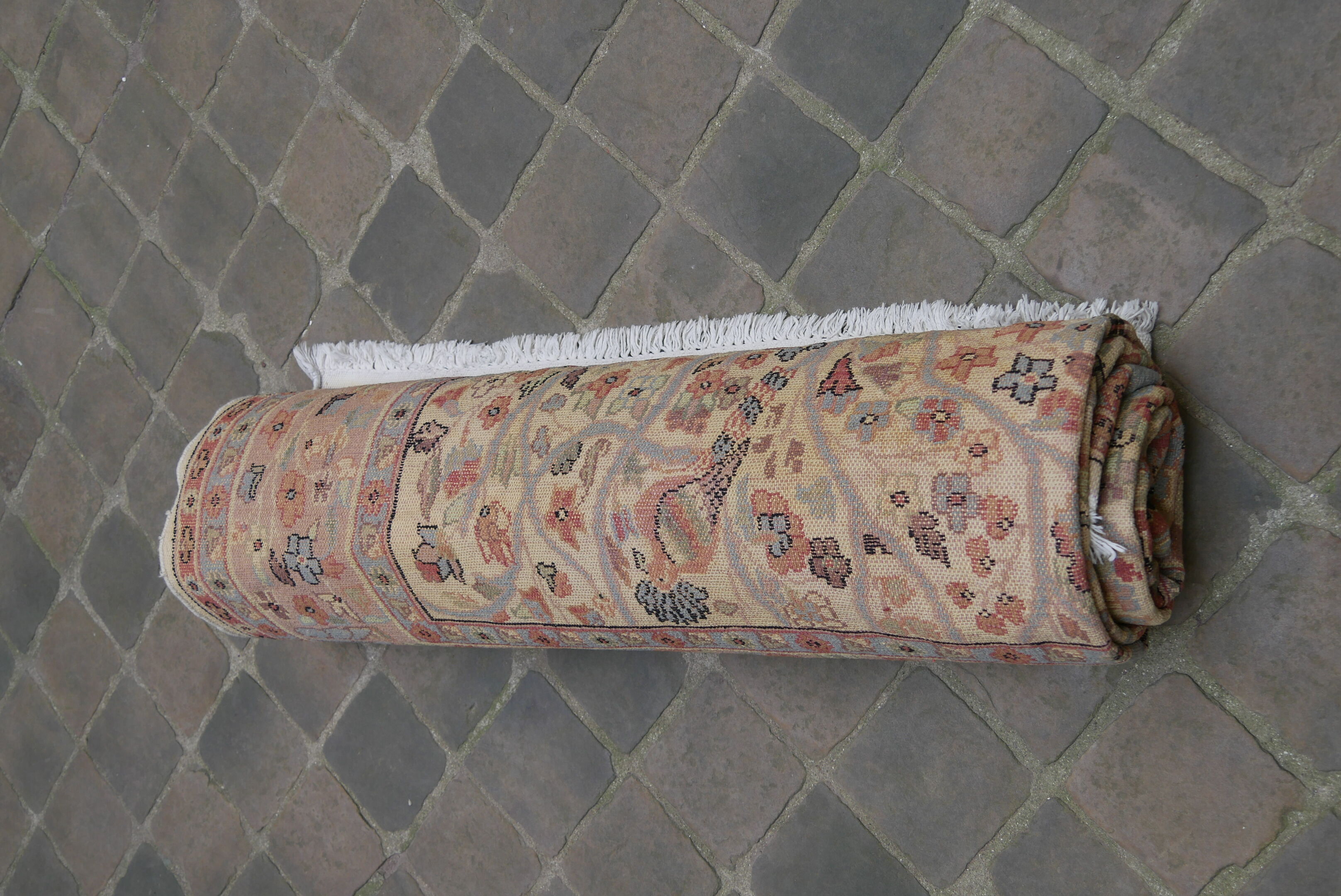 Pakistan Handmade Oriental Carpet 2.72 x 1.88 m