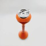 Cendrier vintage Space Age des années 1960 en plastique orange avec couvercle chromé