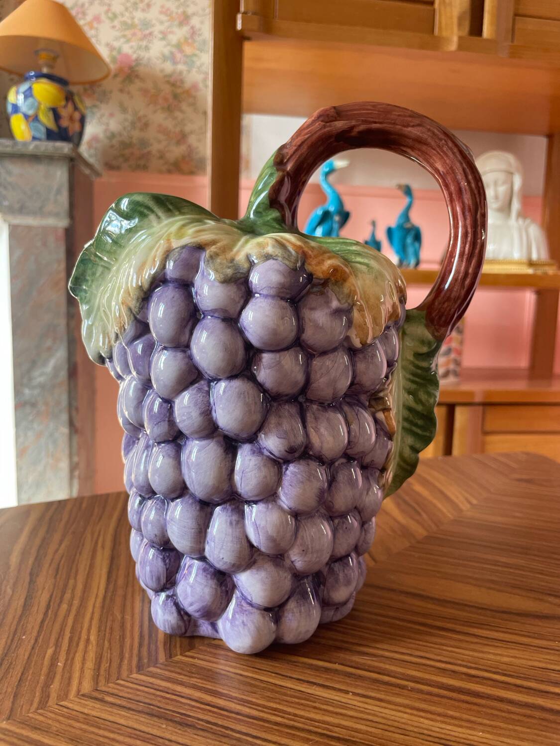 Grape bunch slip carafe