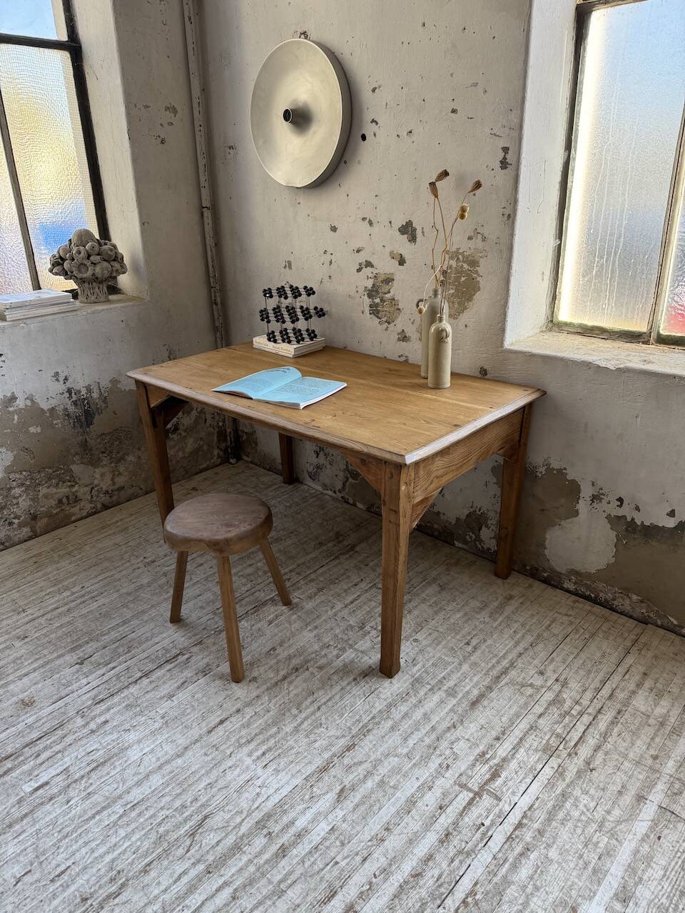 Oak desk with spindle legs, 1950s