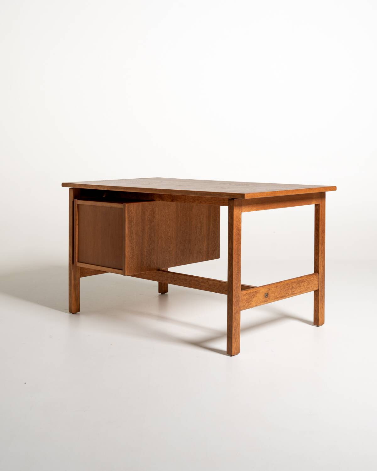 Hans J. Wegner “GE-125” Desk for GETAMA, 1960s