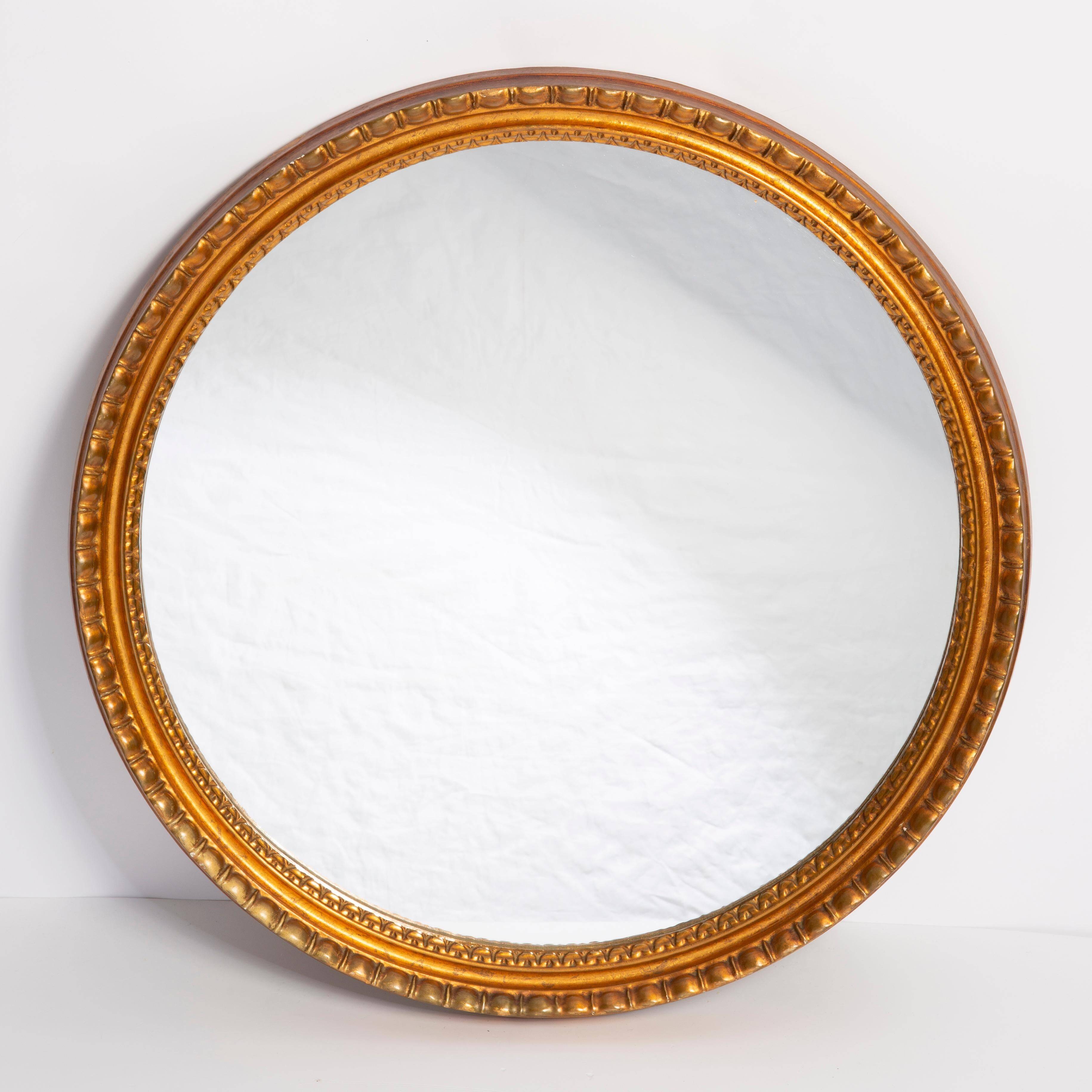 Miroir ovale vintage doré et noir avec cadre décoratif fleurs, Italie, 1960