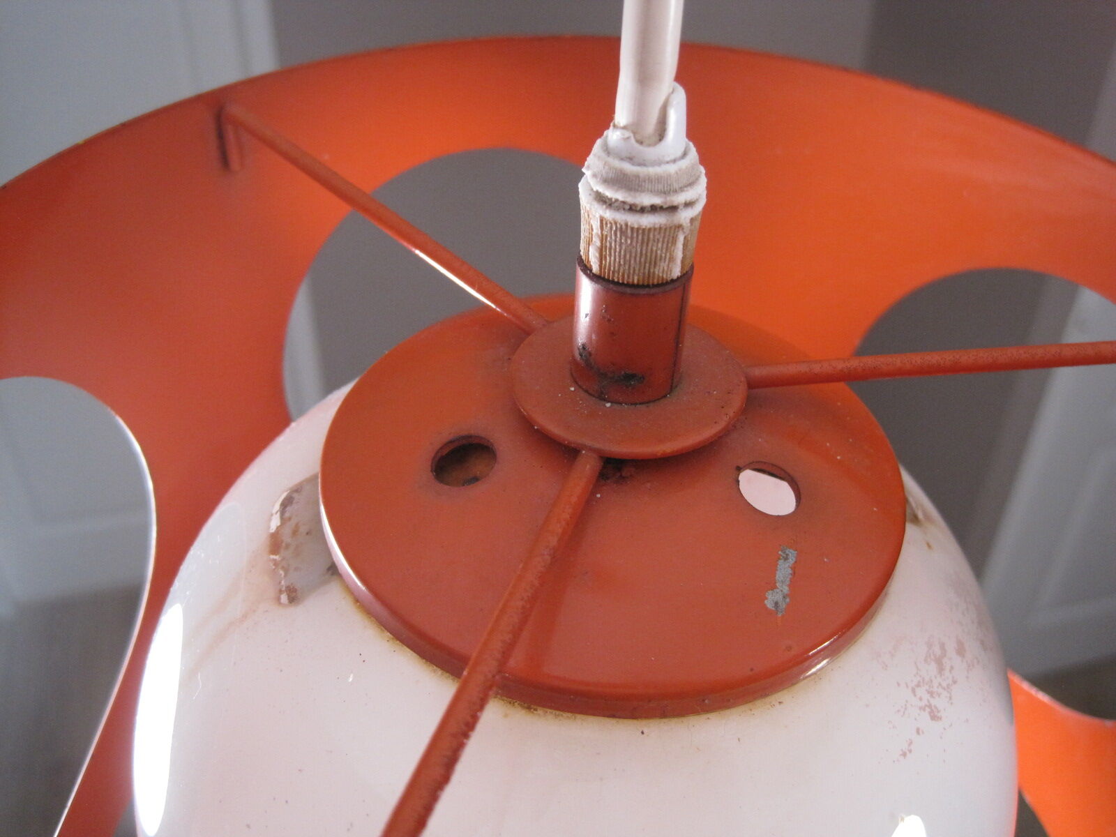 Suspension ball space age seventies in openwork metal orange laca circa 1970