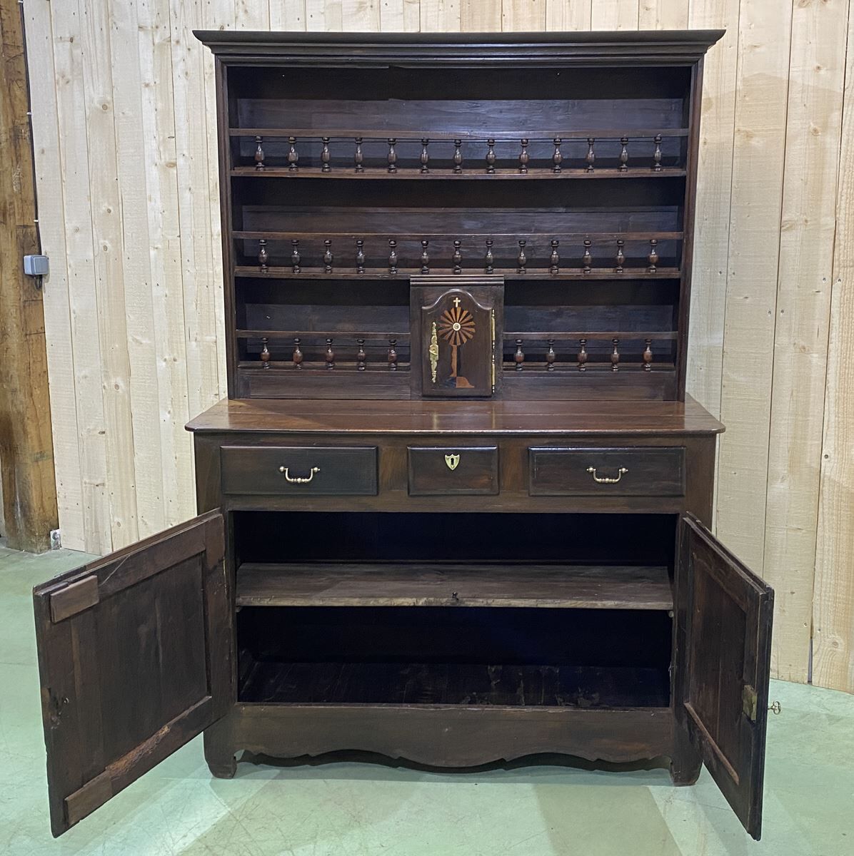 Religious Breton croachlier in chestnut - 19th