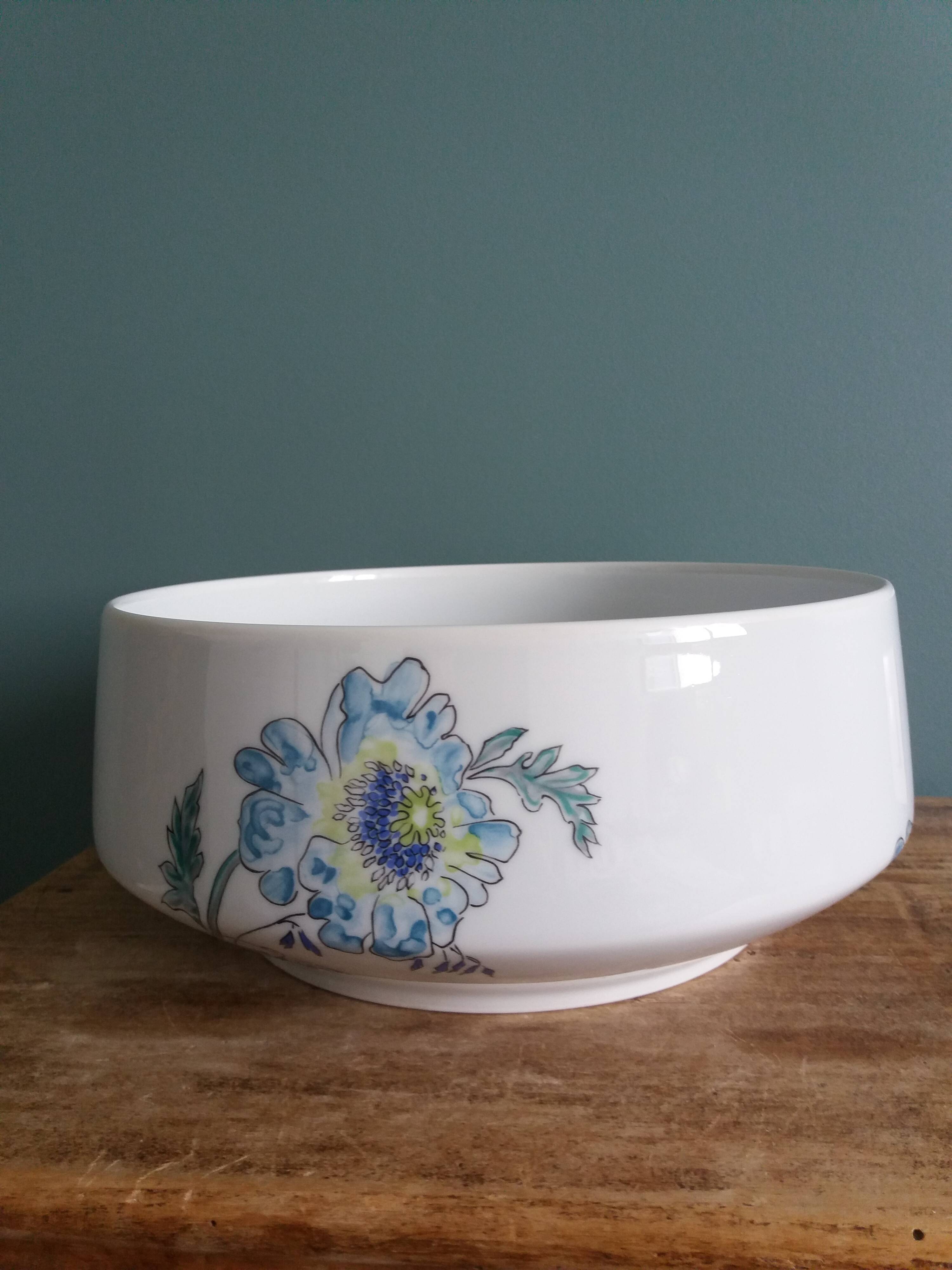 Ariès salad bowl by Raymond Loewy, Limoges porcelain by Bernardaud, Th pattern