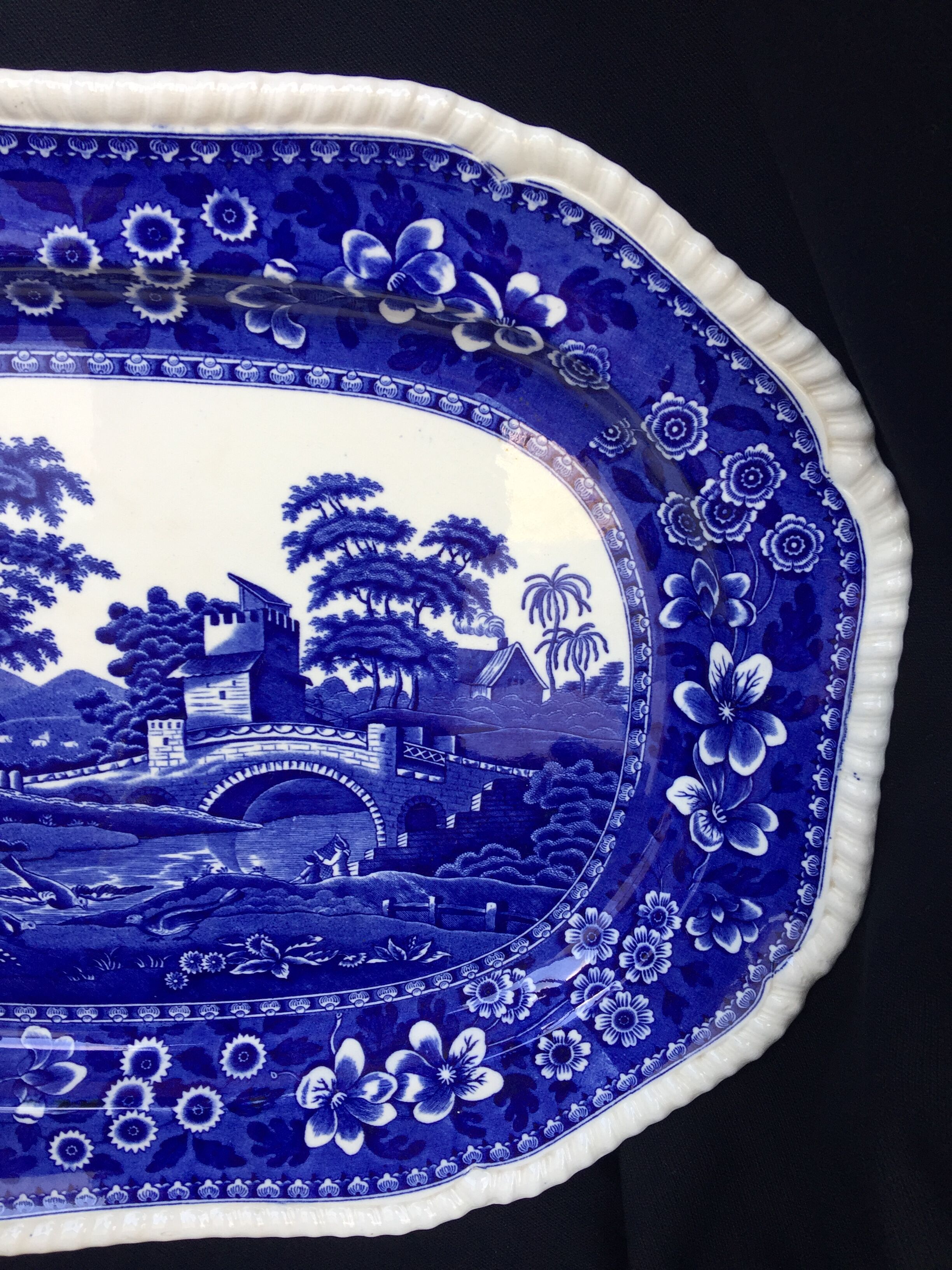Dish in english earthenware blue and white
